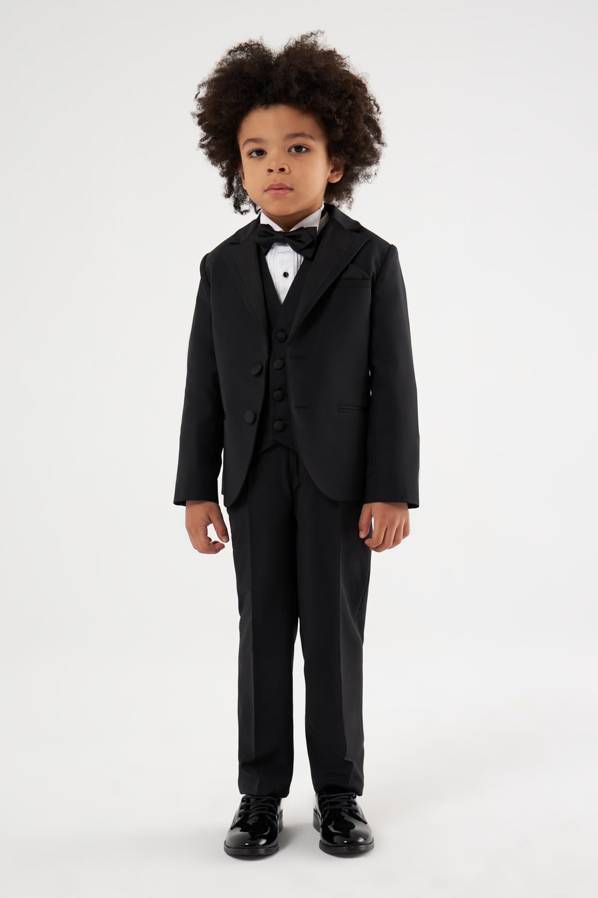 complete the look image
