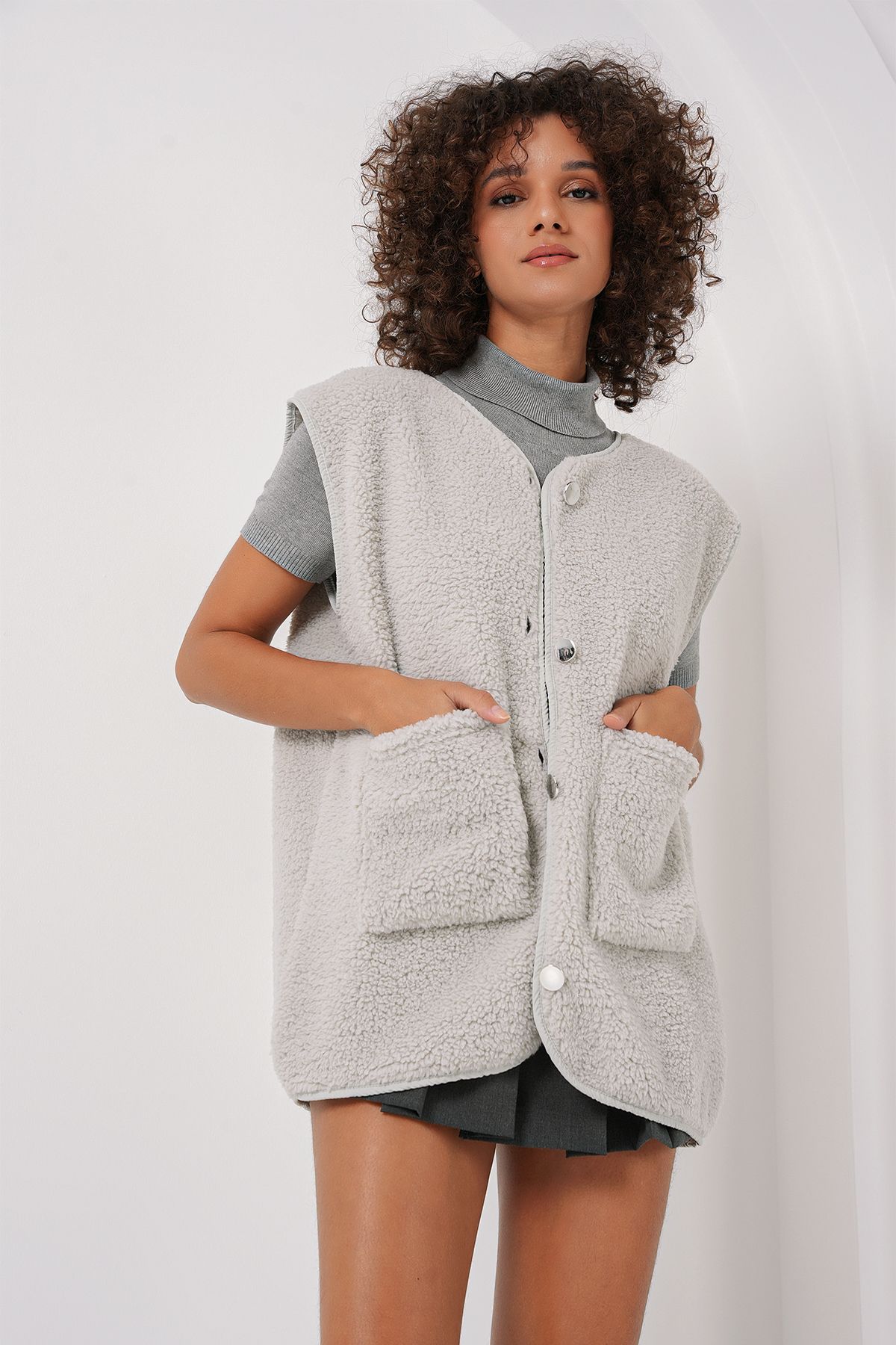 Bigdart-6803 Plush Vest with Pockets - Gray 4