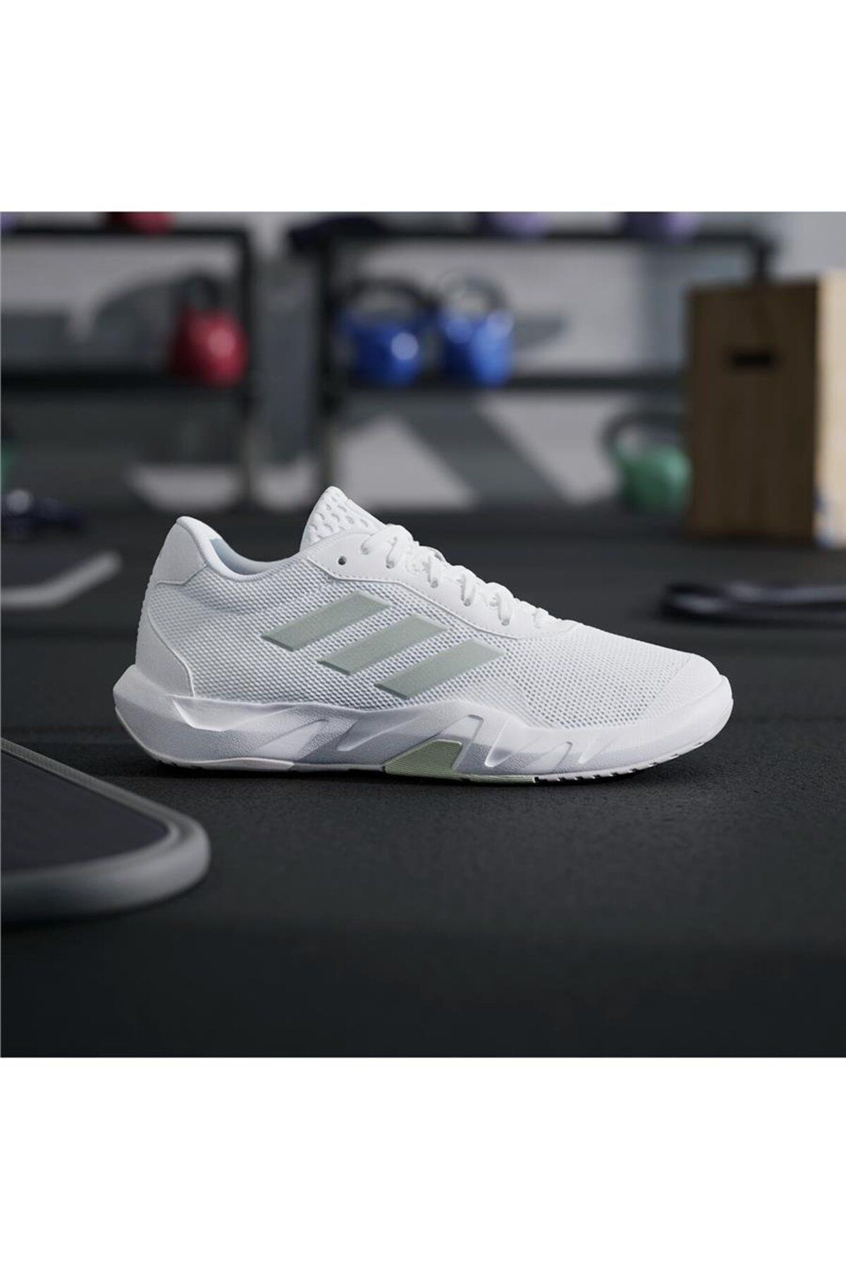اسنیکر سفید زنانه Amplimove Trainer W کفش ورزشیs ID8639 adidas