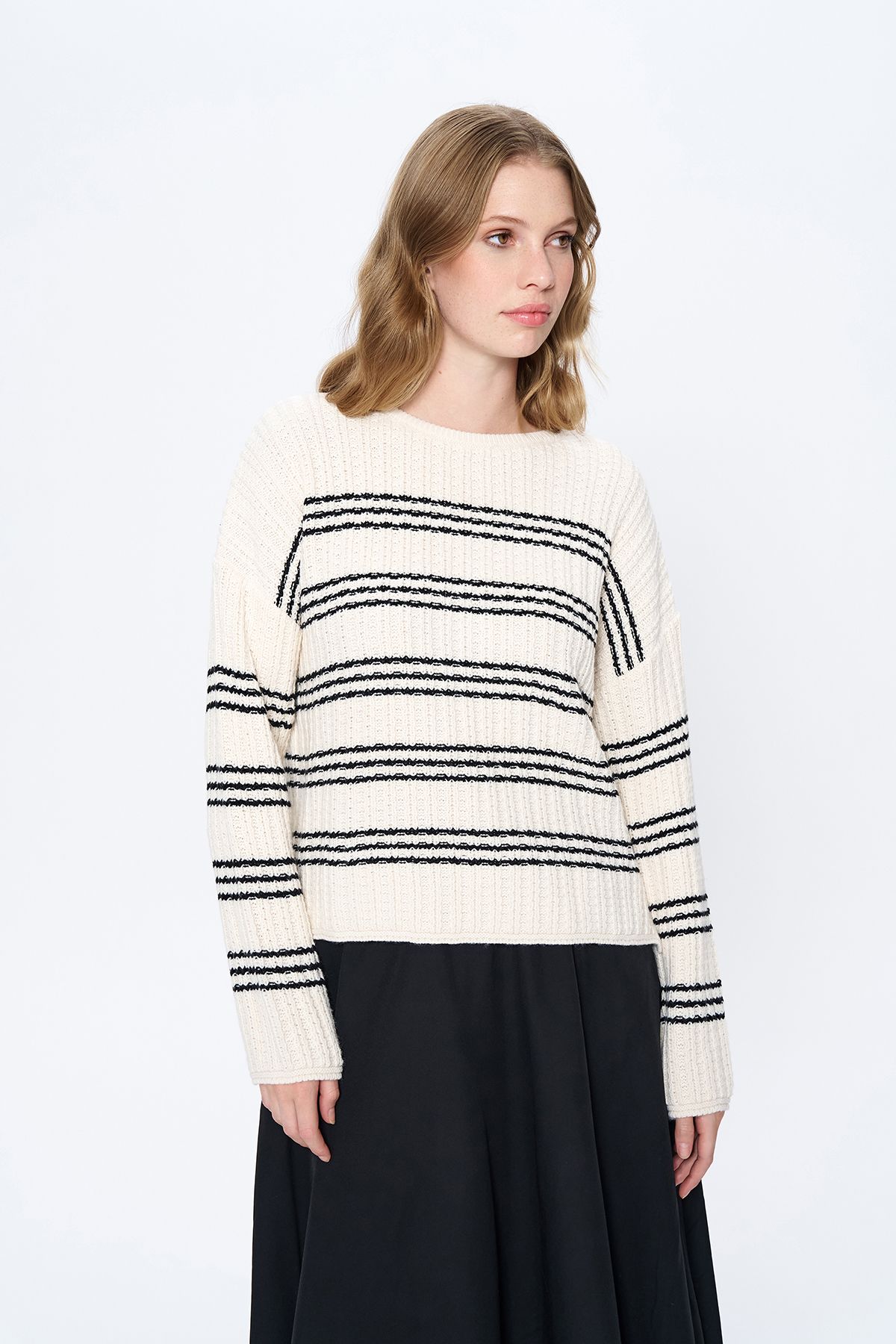 Quzu-Cream Colored Striped Long Sleeve Knitwear - Knitted Detail 4