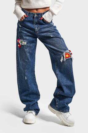 it's basic Kadın T.Kot Rengi Etnik Gül Desenli Loose Fit Tasarım Denim Jean