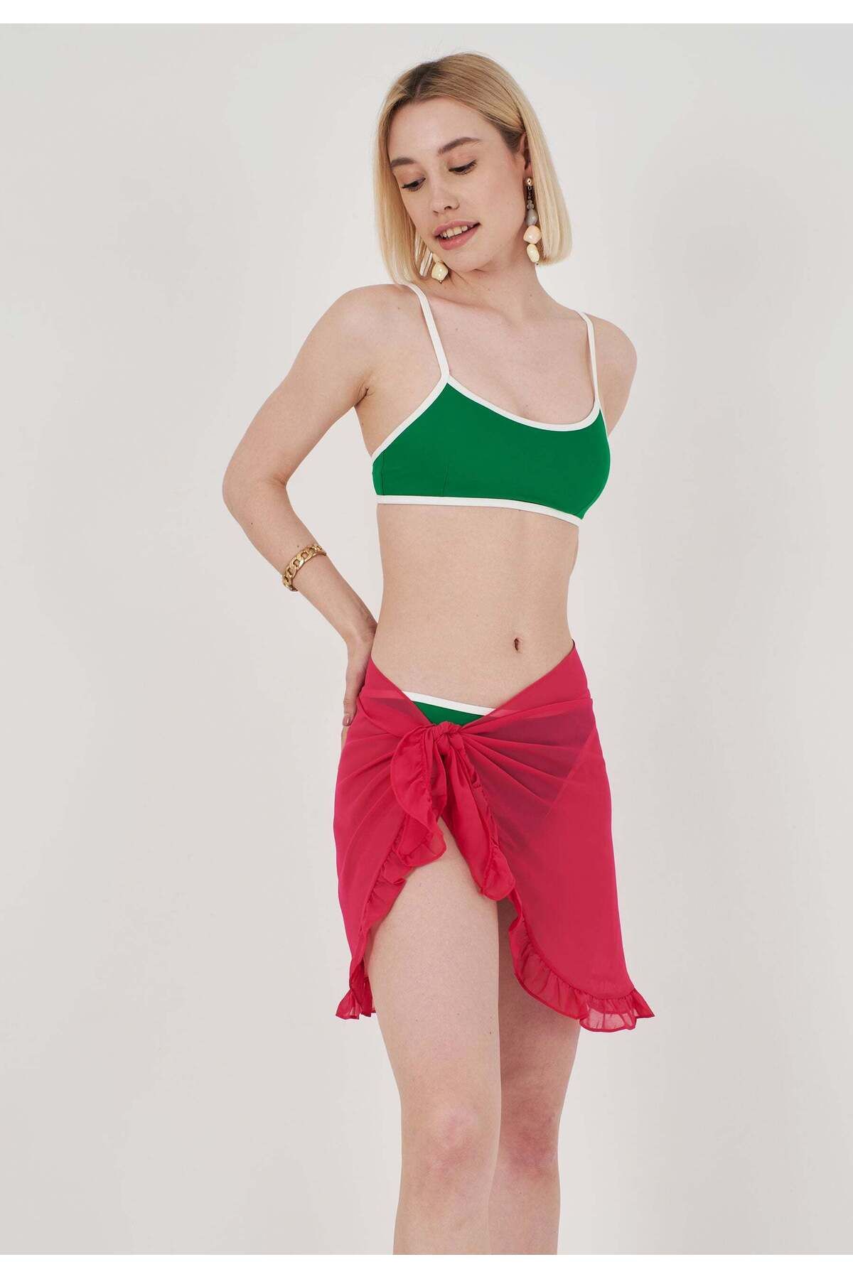 complete the look image