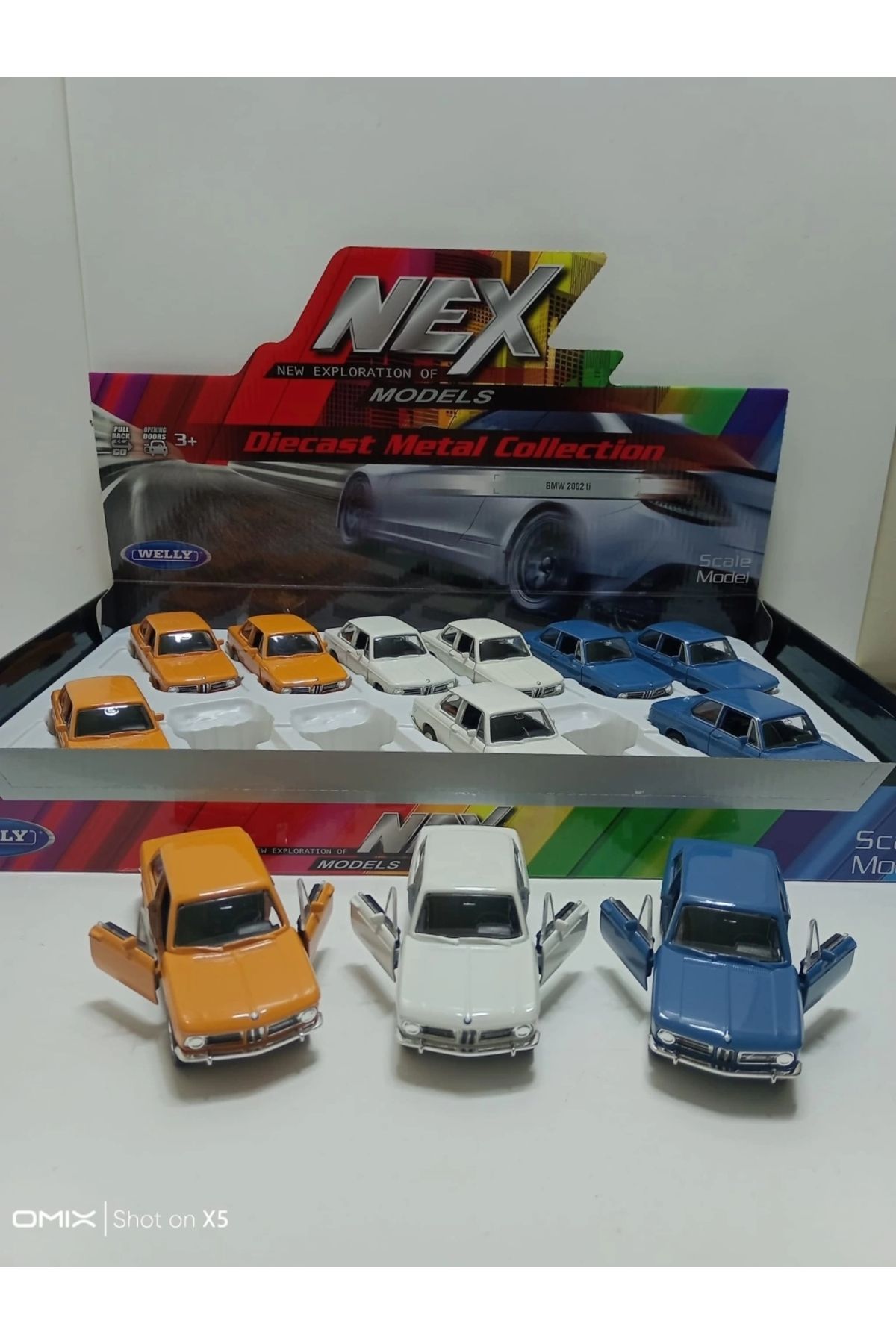 Oyuncak Evi WELLY 1:32 BMW 2002 TI Çek Bırak Araba