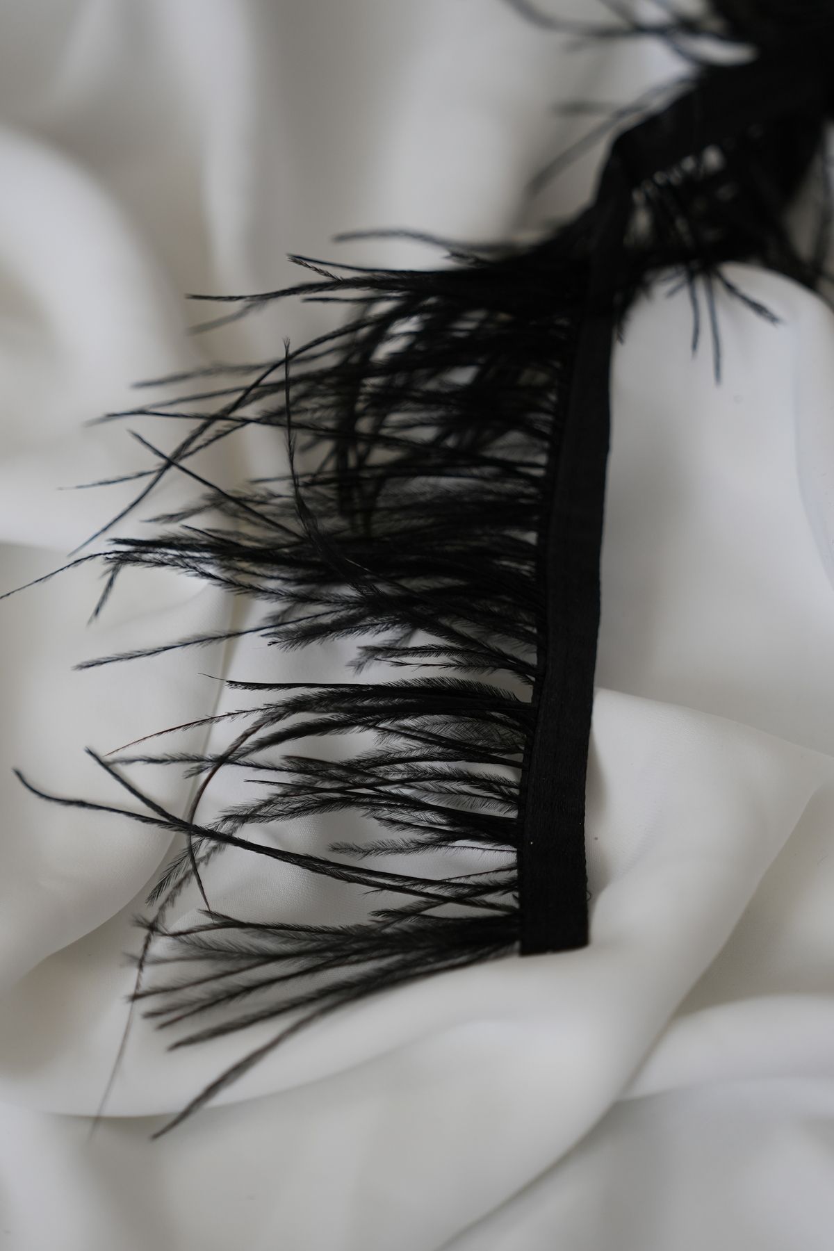 İstoria Bridal-Black Camel Feather, Stripe Feather, Camel Feather, Otriş, 1 Meter 3