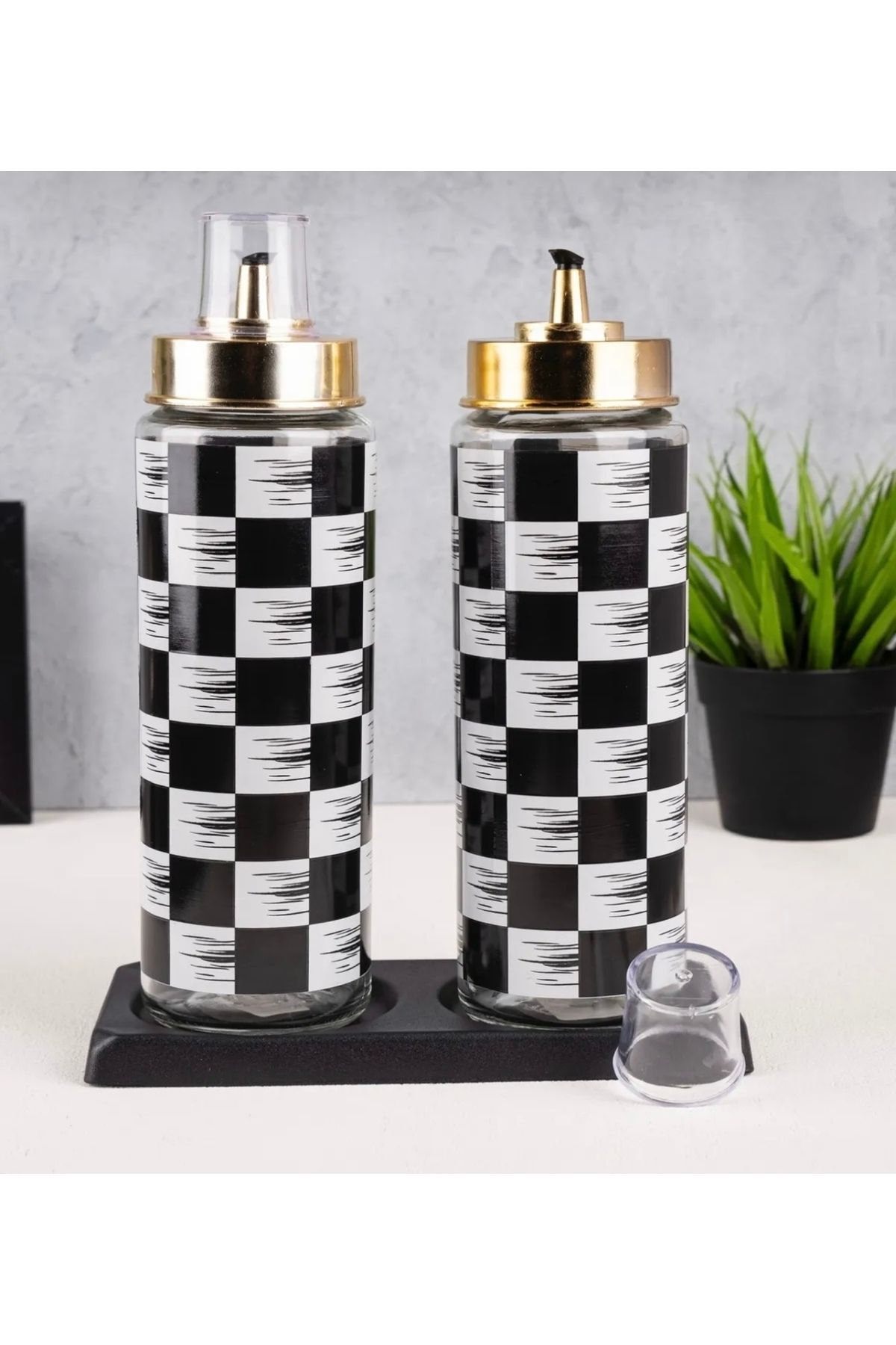 Kitchen Pembelia-2-Piece Checkerboard Patterned Black Metal Stand Gold Lid Oil Pot Set 2