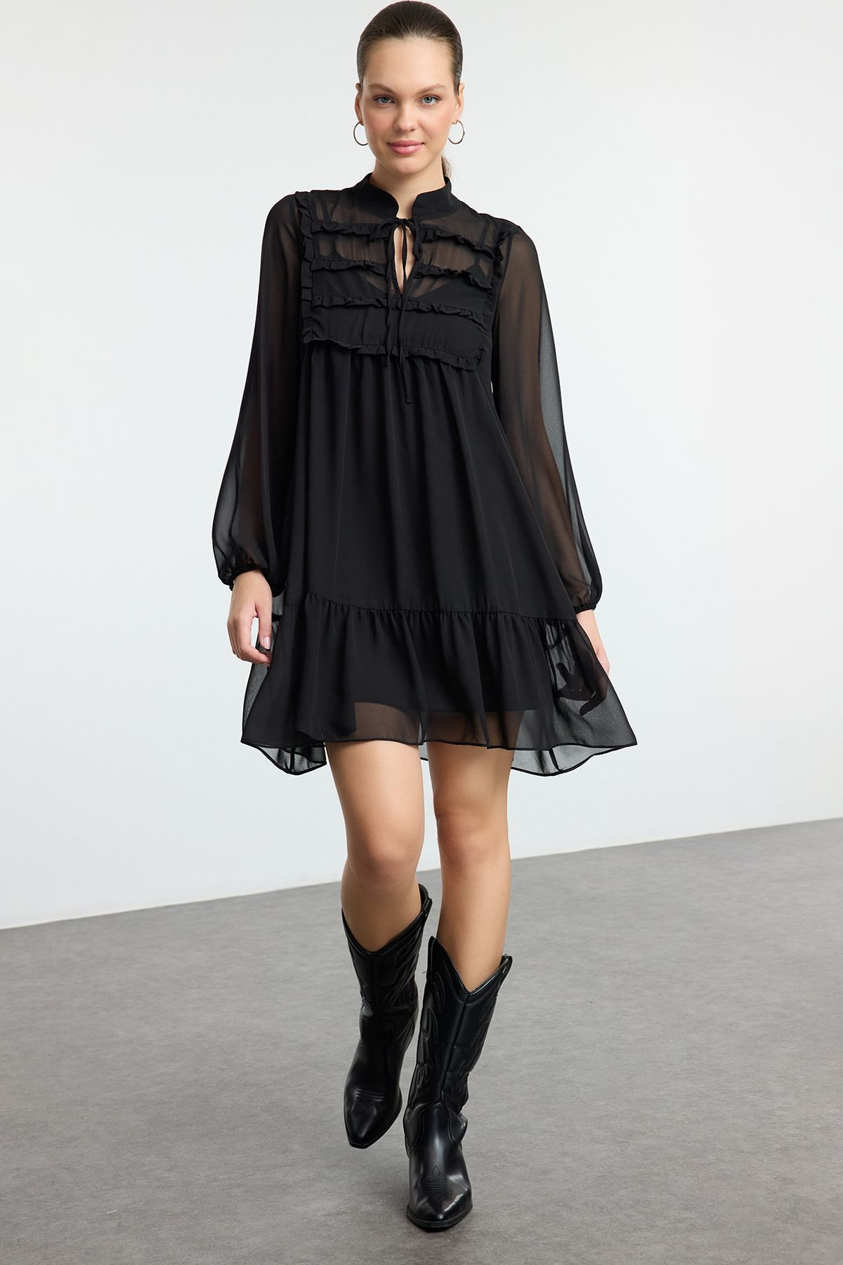 Trendyol Collection Czarna Falbaniasta Spódnica Z Falbankami, Szyfonowa Mini Sukienka Zimowa Z Tkaniny Twoaw25el00382 Kobieta - 34