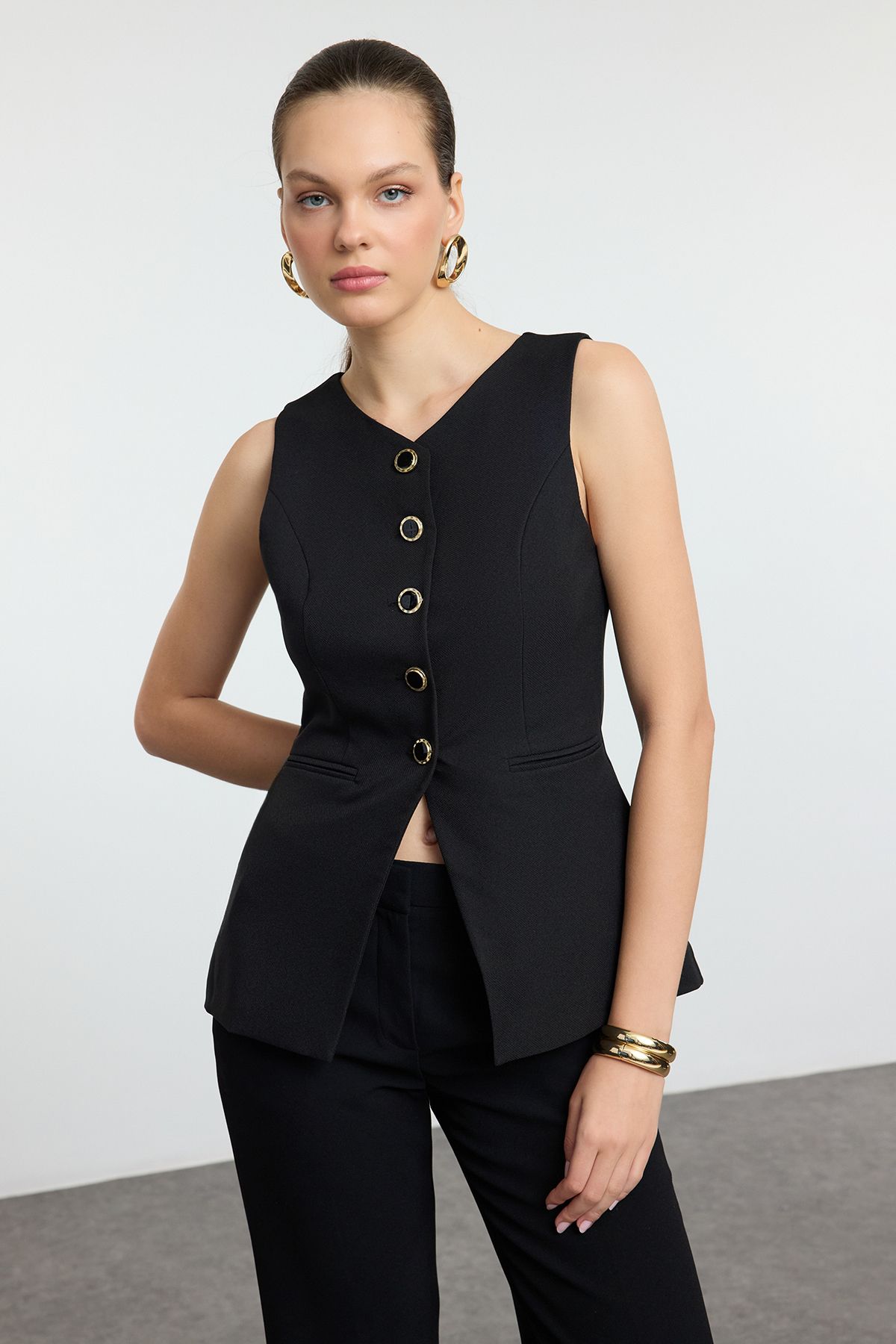Trendyol Collection-Schwarze gewebte Weste mit Rundhalsausschnitt - TWOAW25YE00074 2