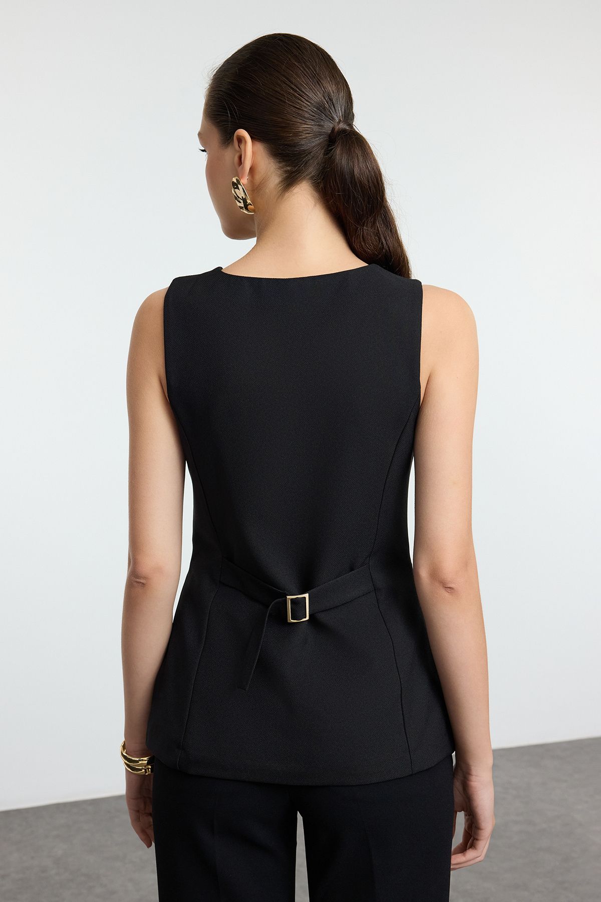 Trendyol Collection-Schwarze gewebte Weste mit Rundhalsausschnitt - TWOAW25YE00074 5