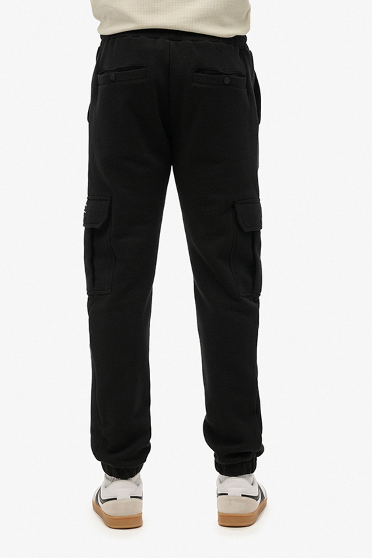 SUPERDRY-Utility Sport Jogger – bequemes und stilvolles Design 2