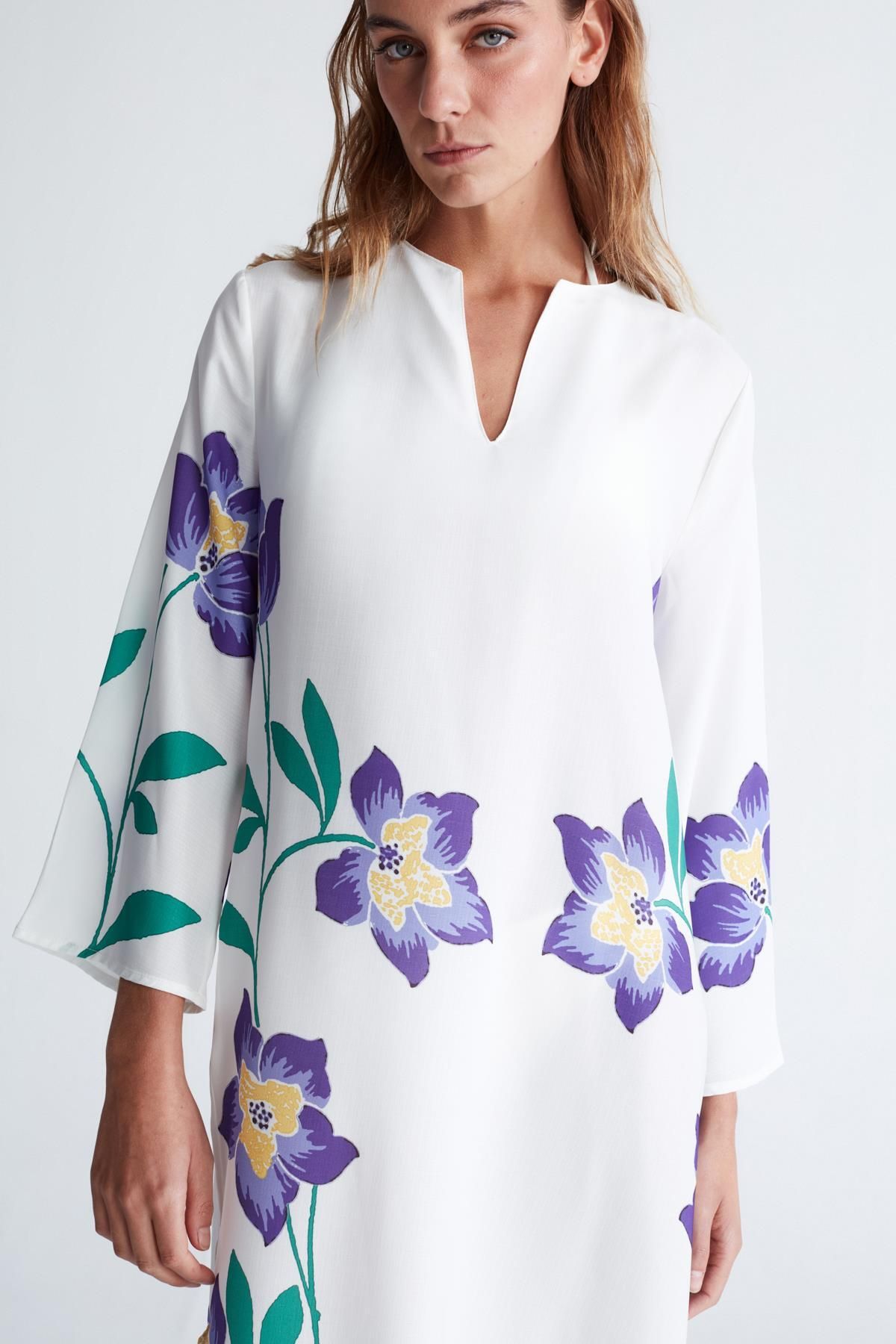 Peraluna-White Floral Patterned V-Neck Midi Caftan - Split Petunia Women's Caftan 3