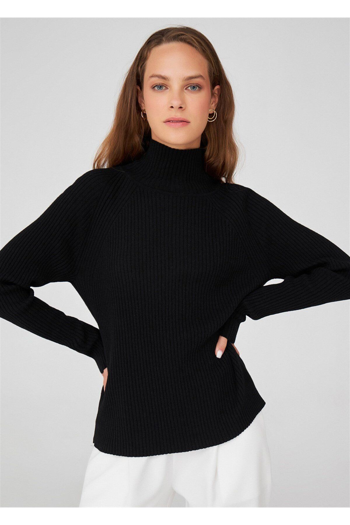 Peraluna-Fit Turtleneck Cashmere Blend Women's Knitwear Sweater - Black 3