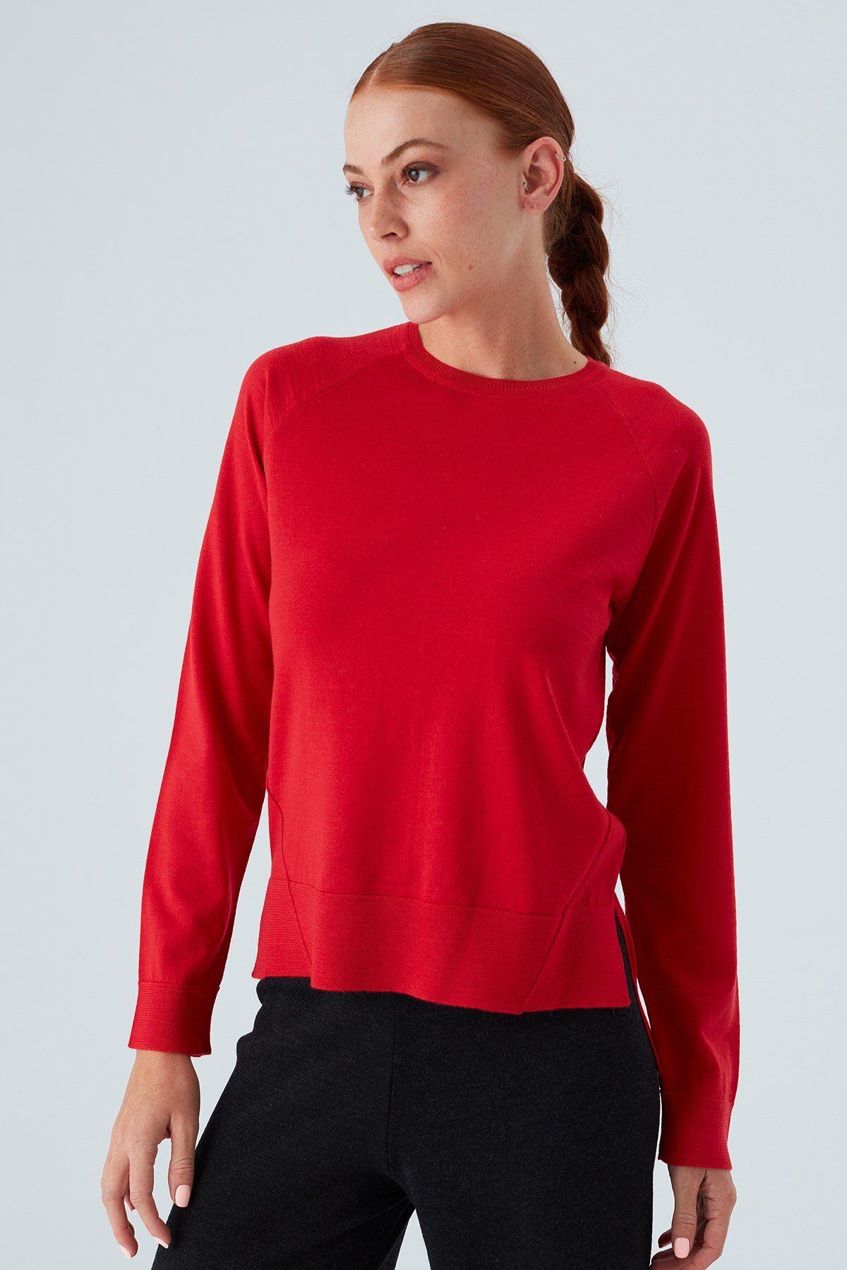 Peraluna-Dámsky úpletový sveter Vanessa - Merino Wool Slit Red 2