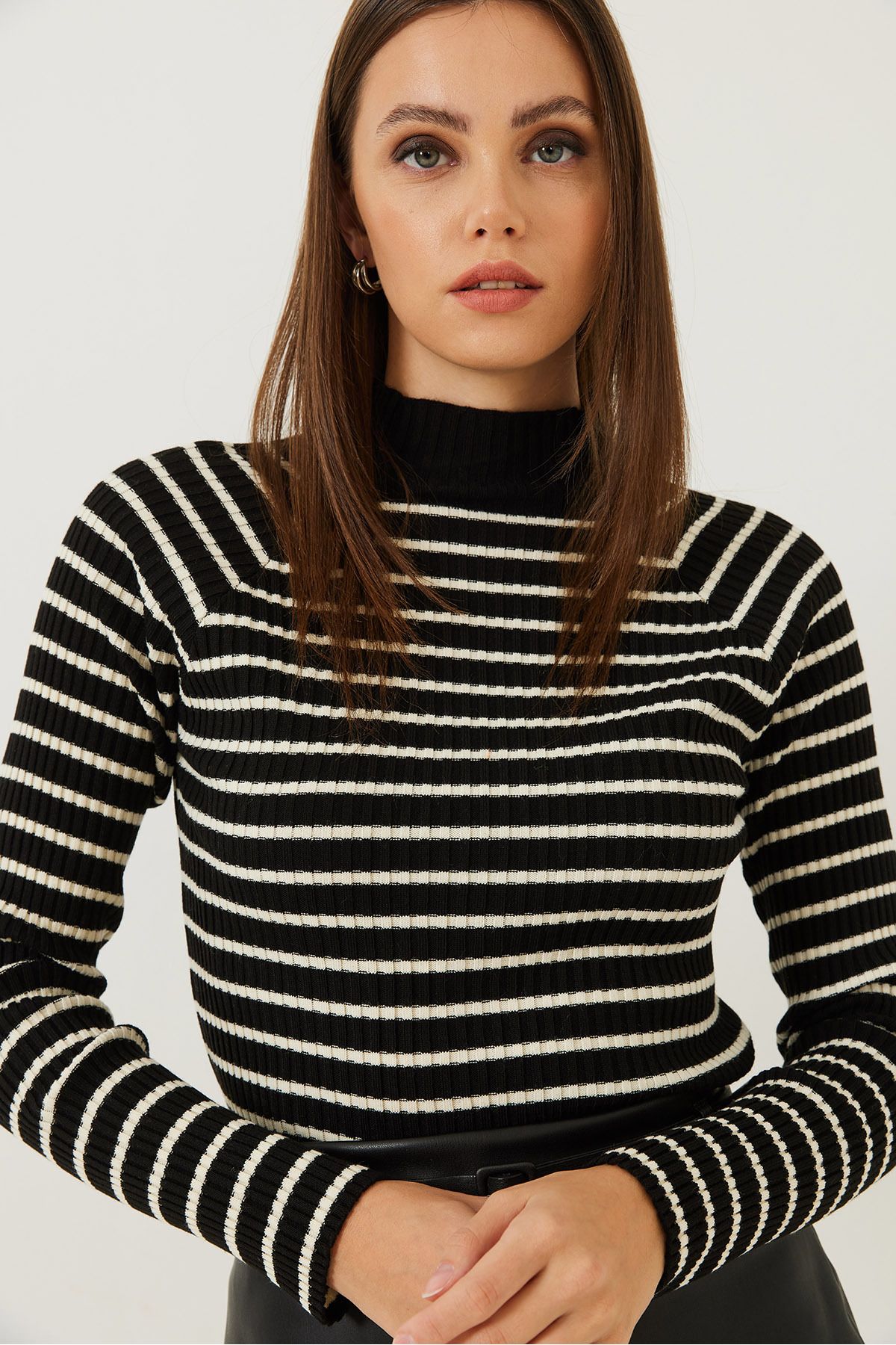 Bianco Lucci-Gestreifter Rollkragenpullover für Damen 5