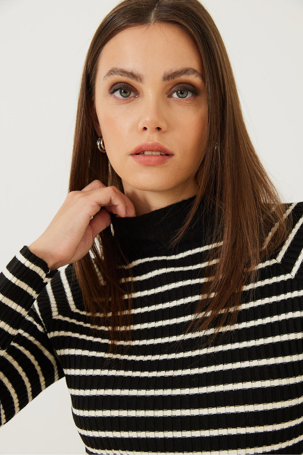 Bianco Lucci-Gestreifter Rollkragenpullover für Damen 6