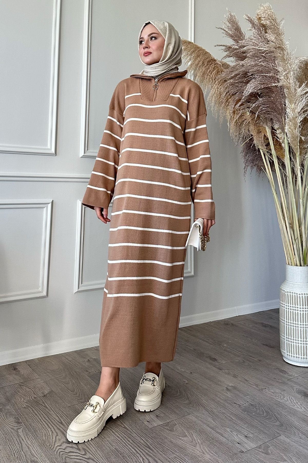 InStyle-Slim Striped Zippered Camel Knitwear Dress 1