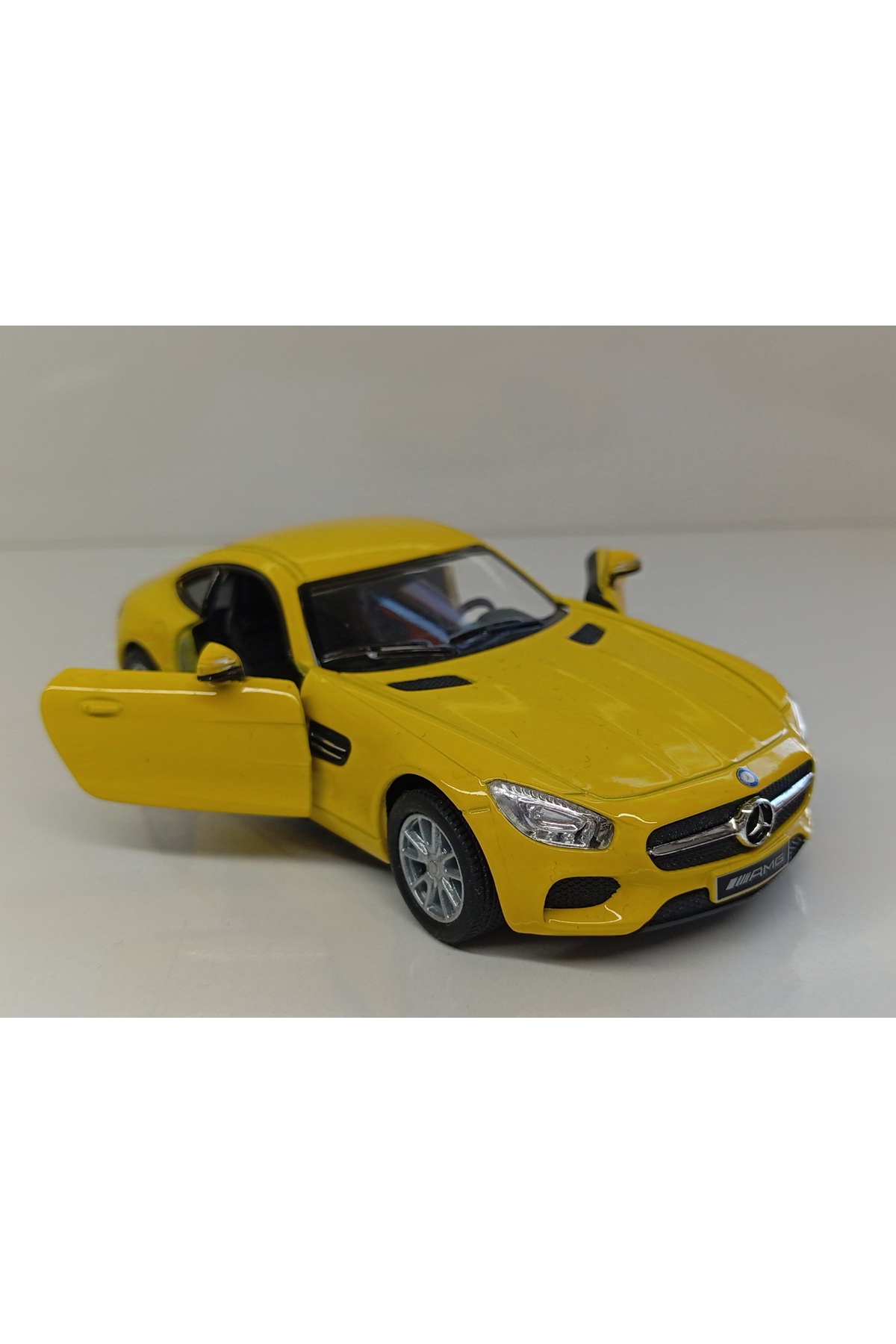 Kinsmart 1:36 MERCEDES BENZ AMG ÇEK-BIRAK METAL ARABA - Fiyatı