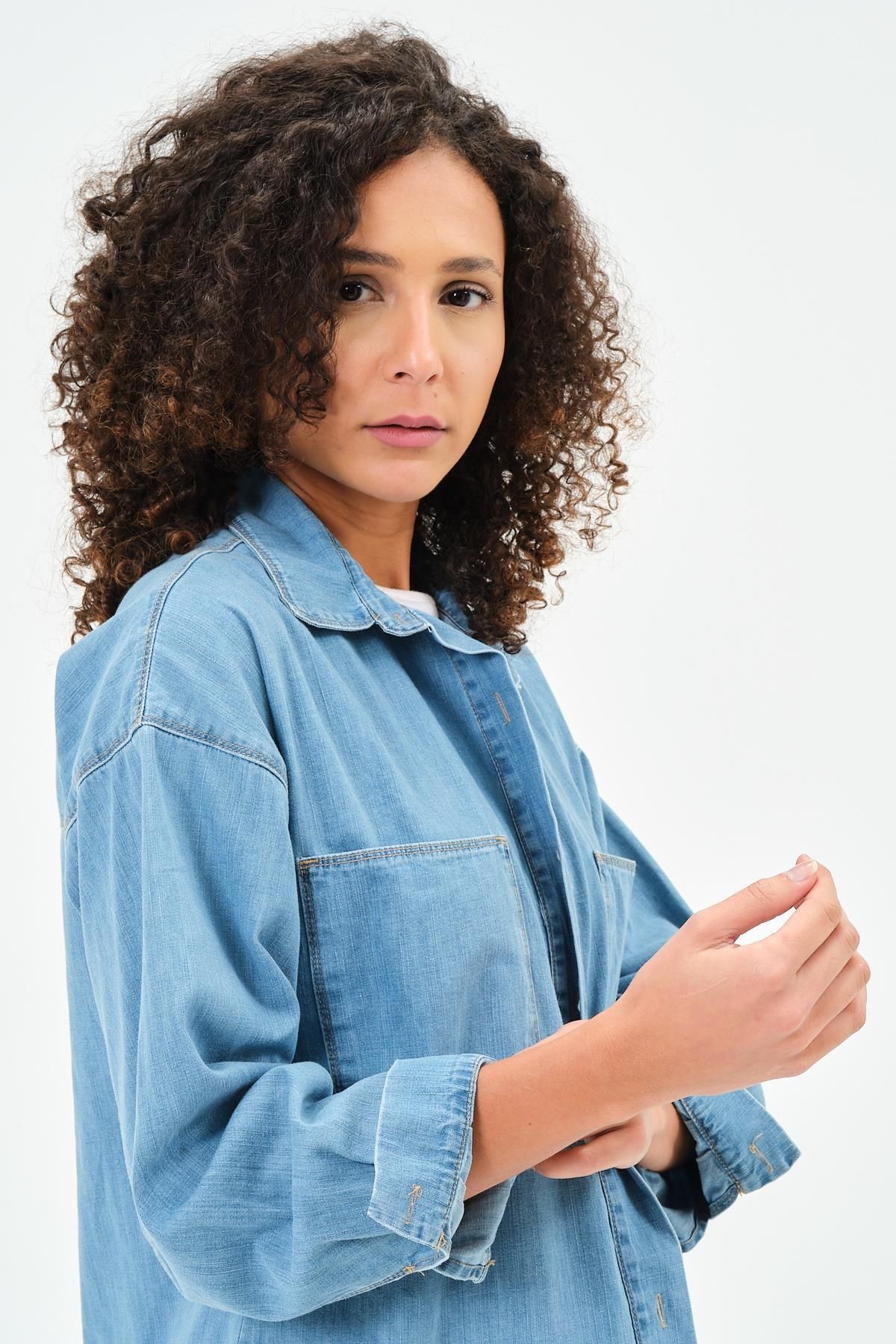 BUSA-Pregnant Oversize Denim Shirt with Front Pockets Blue 4