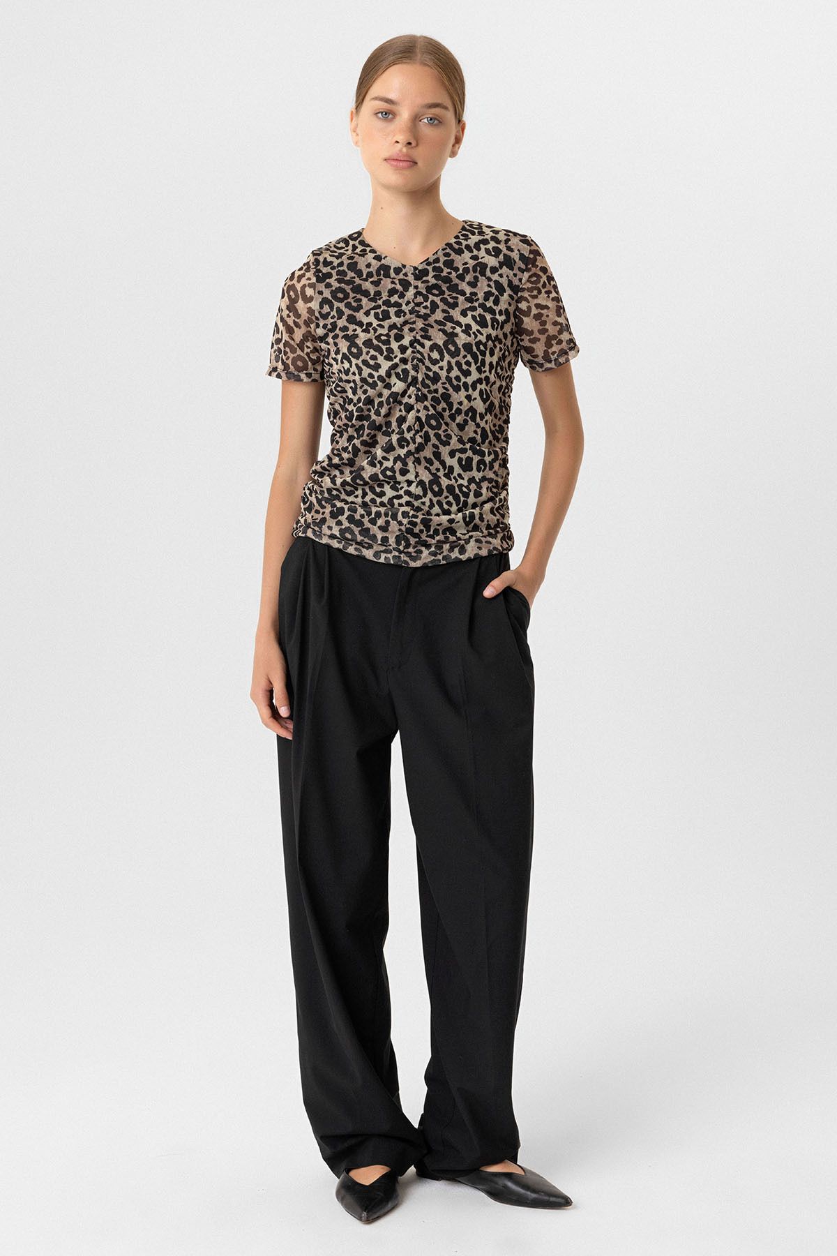 Alexa Dash-Leopard Print Chiffon Lined Blouse 2