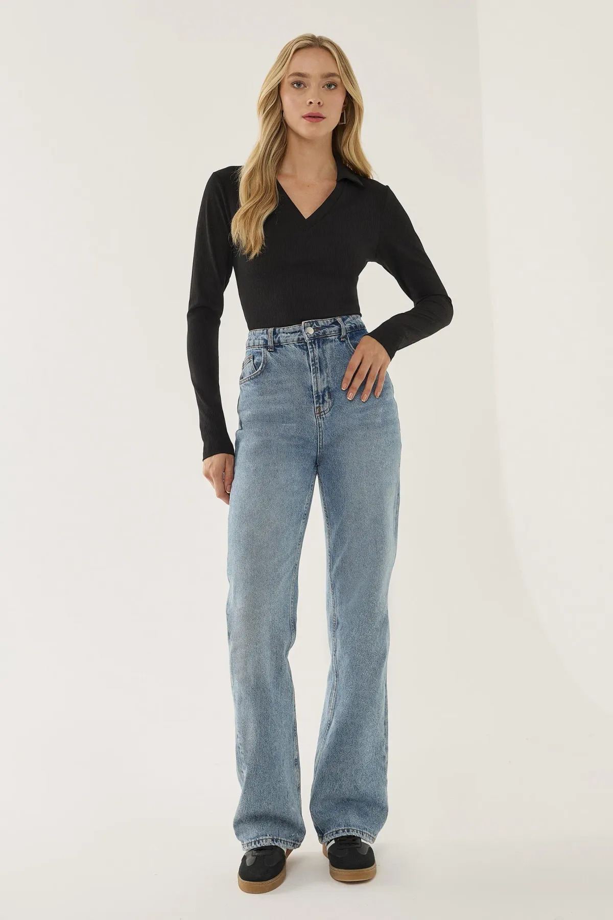 Hiccup-V-Neck Basic Top 5