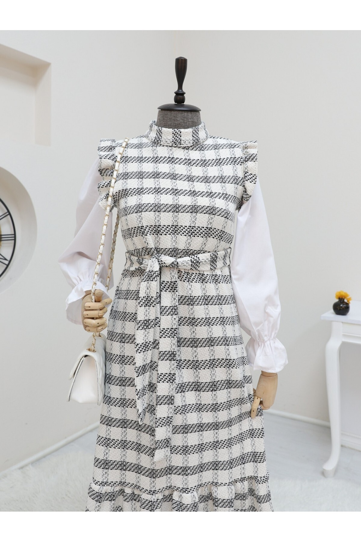 Modamorfo-Tuvit-Gilet mit Rüschenärmeln und Gürtel 2