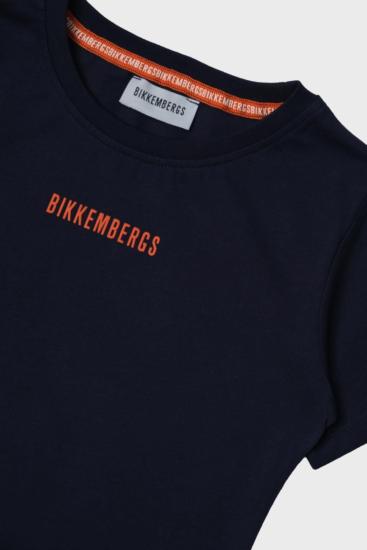 Bikkembergs-تي شيرت للأولاد باللون الأزرق الداكن من متجر Bg Store 23ss1bk1505 2