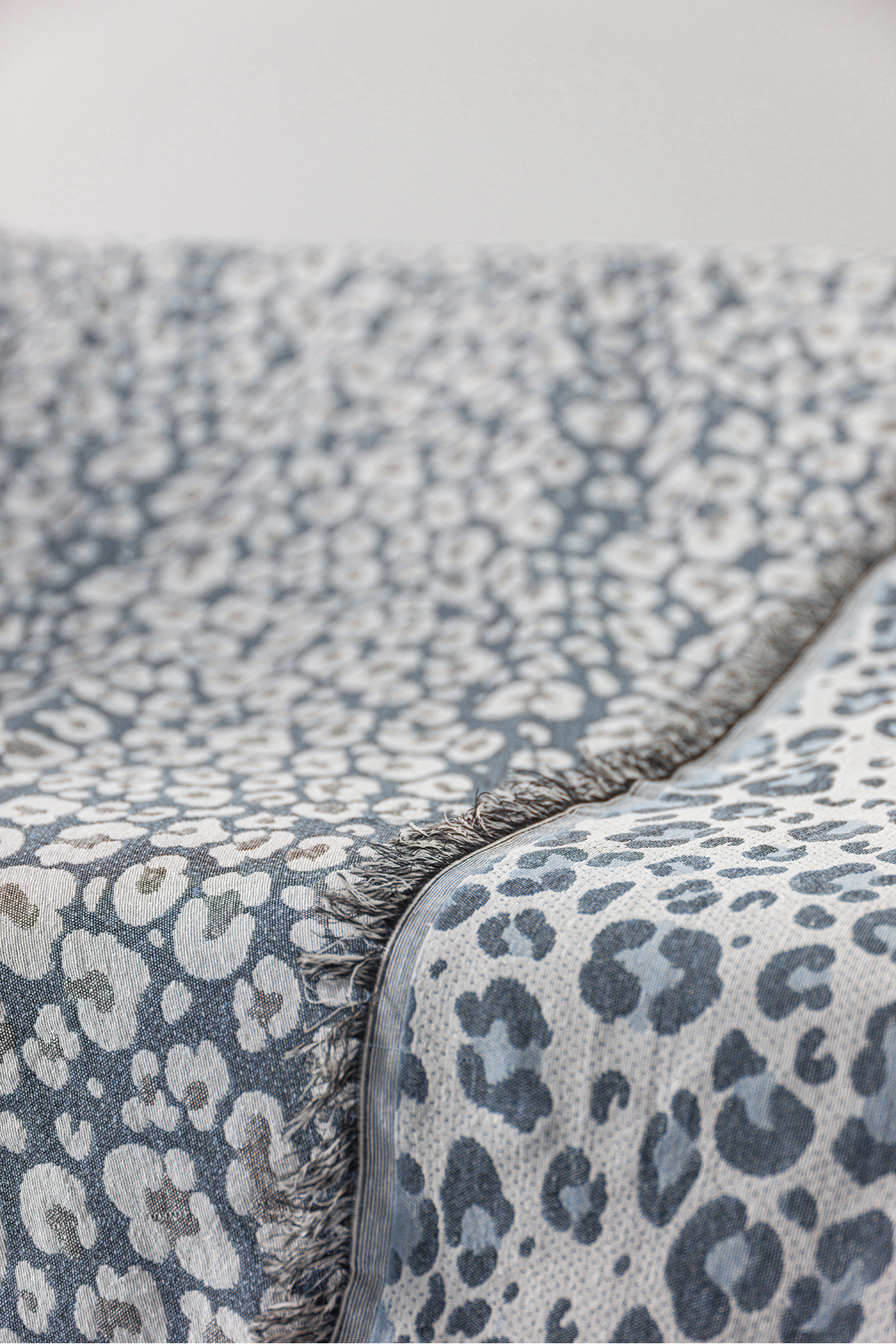 Rell Home-Leopard Patterned 100% Cotton Non-Slip Sofa Cover - Multi-Purpose Shawl 2