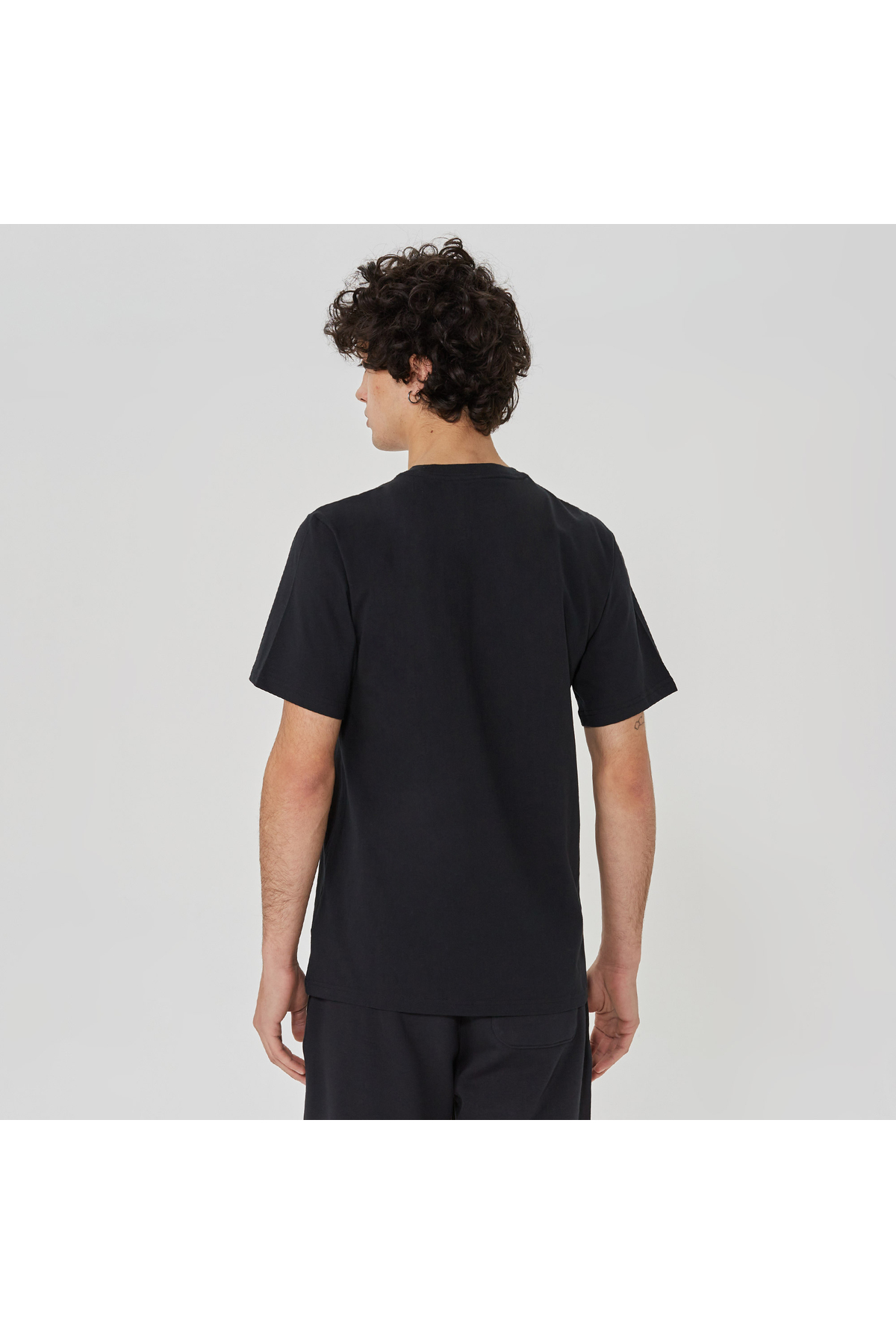 Converse Go-To Star Chevron Logo Unisex Siyah T-Shirt görsel 2