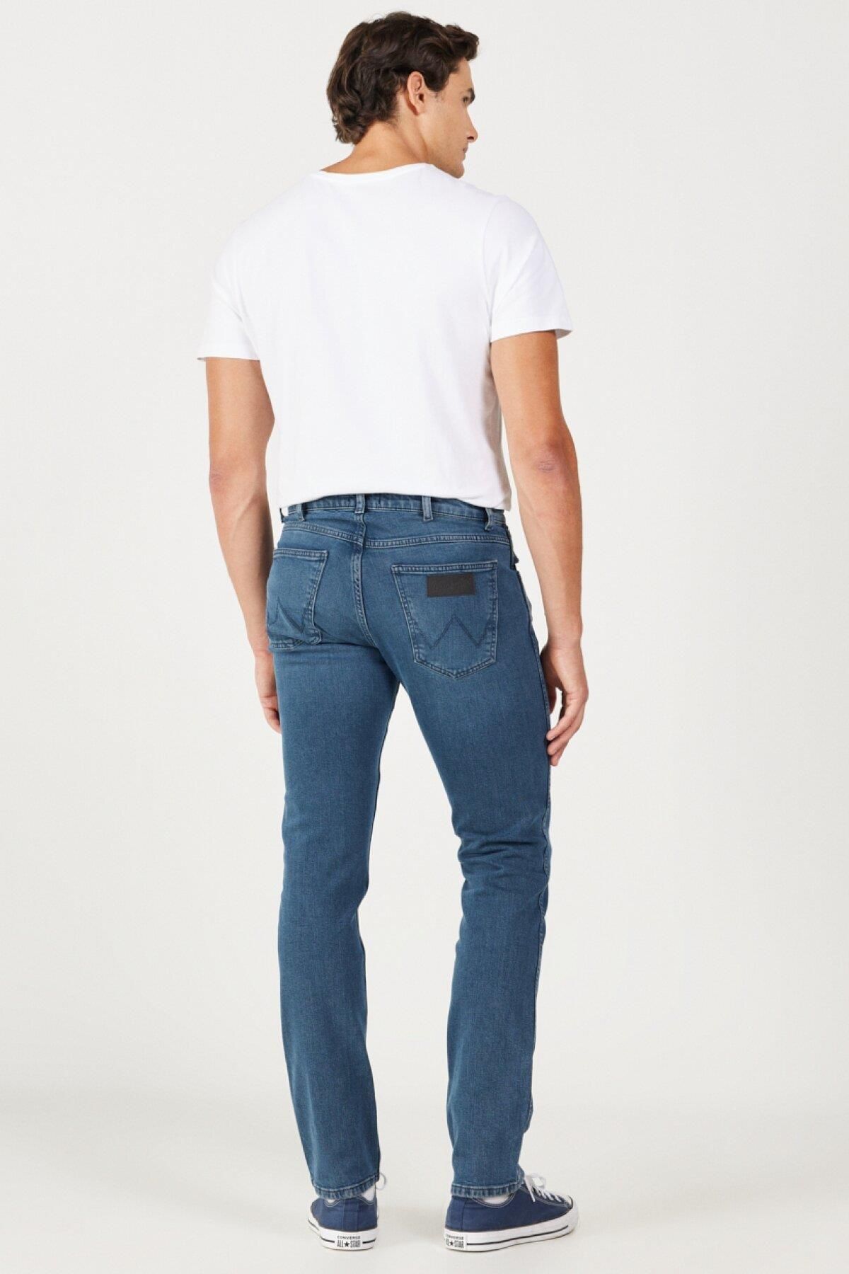 complete the look image