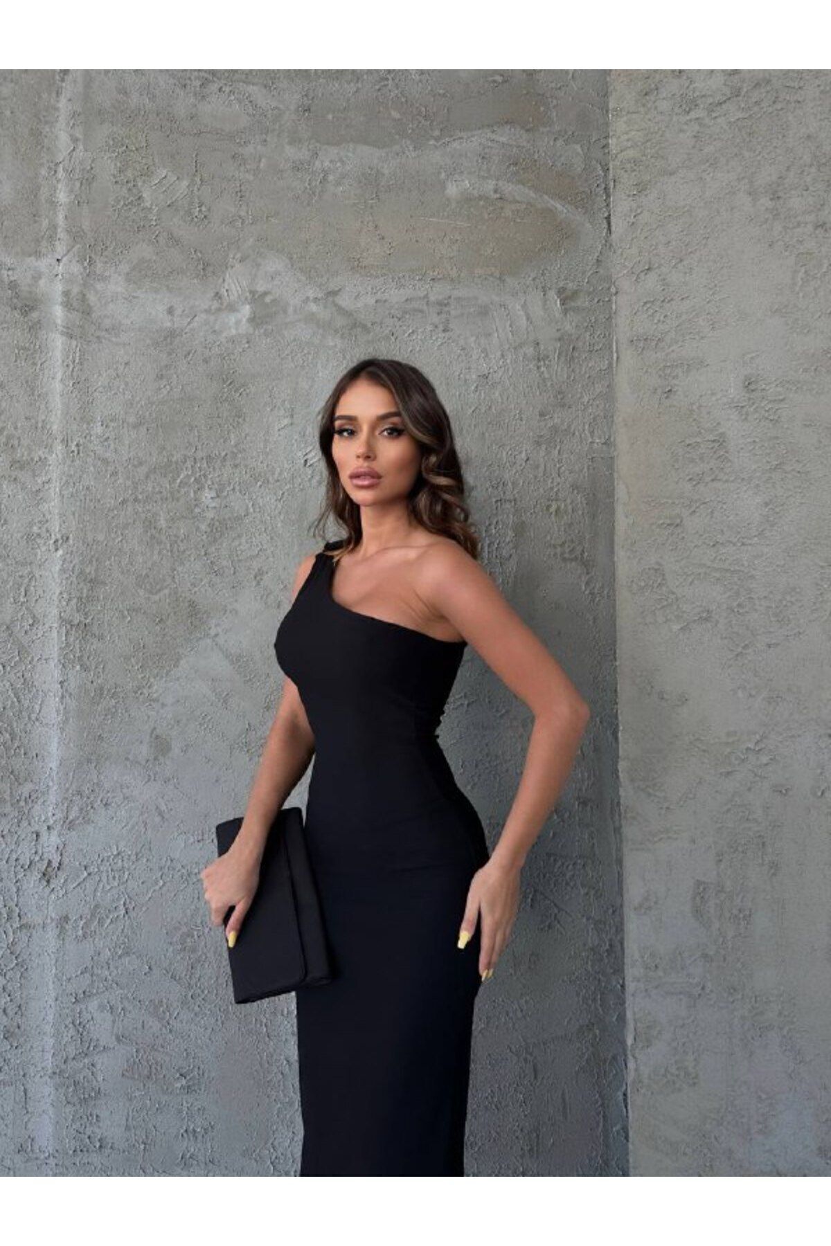 rukh  Tek Omuz Tokalı Yırtmaçlı Siyah Elbise