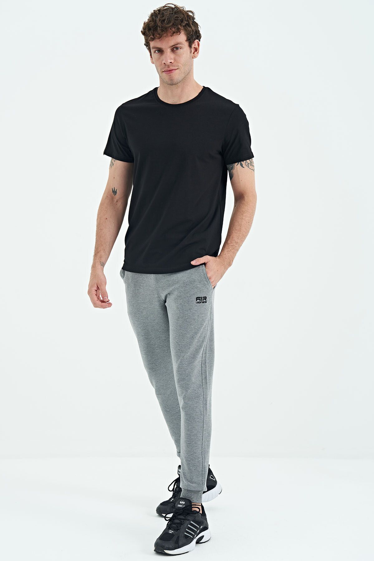 complete the look image
