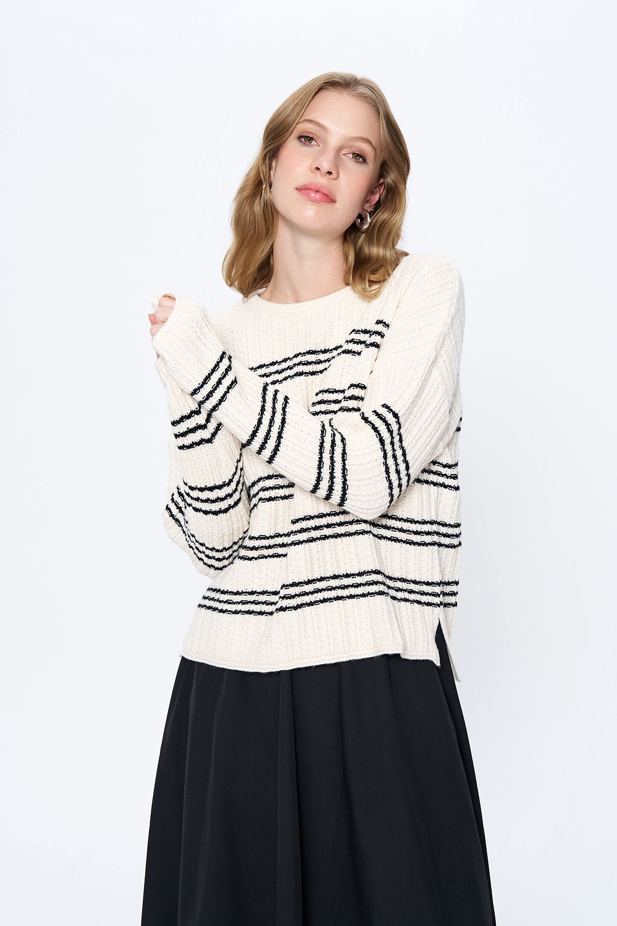 Quzu-Cream Colored Striped Long Sleeve Knitwear - Knitted Detail 1