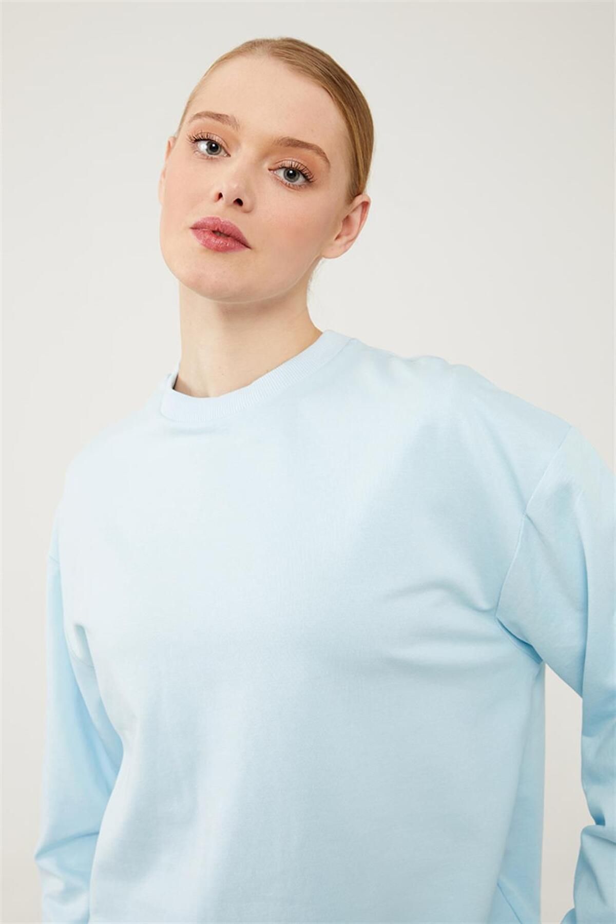 Levidor-shirtLevidor Benetton – Geripptes Basic-Sweatshirt mit Fahrradkragen 5