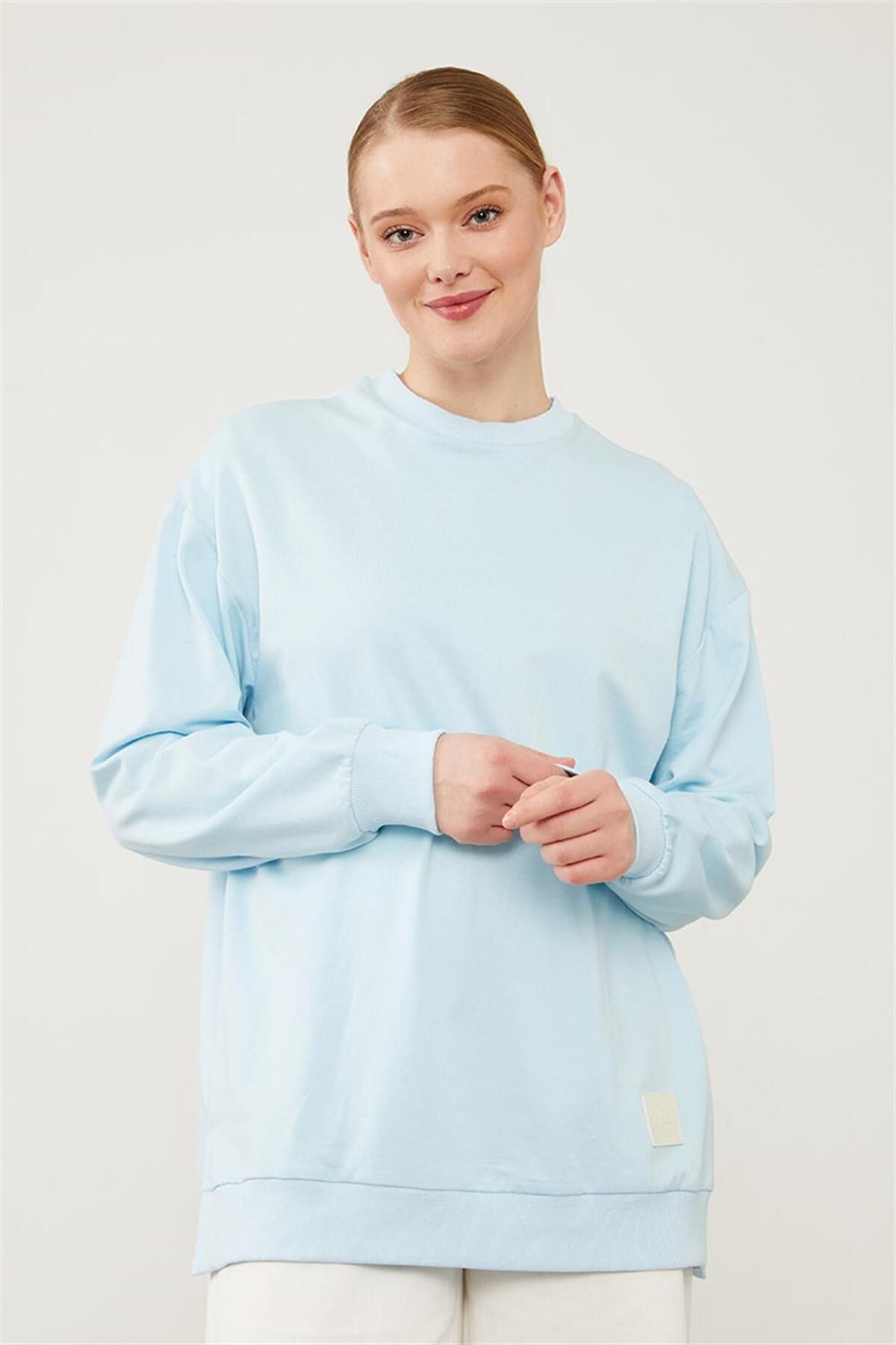 Levidor-shirtLevidor Benetton – Geripptes Basic-Sweatshirt mit Fahrradkragen 3