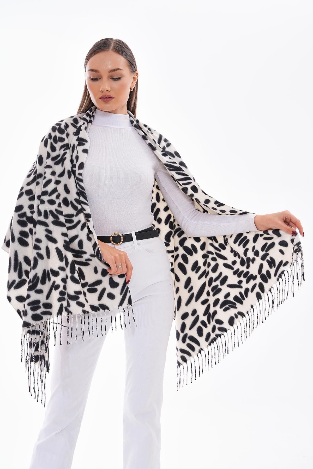 Axesoire-15164 Checkerboard Patterned White Tassel Shawl 1