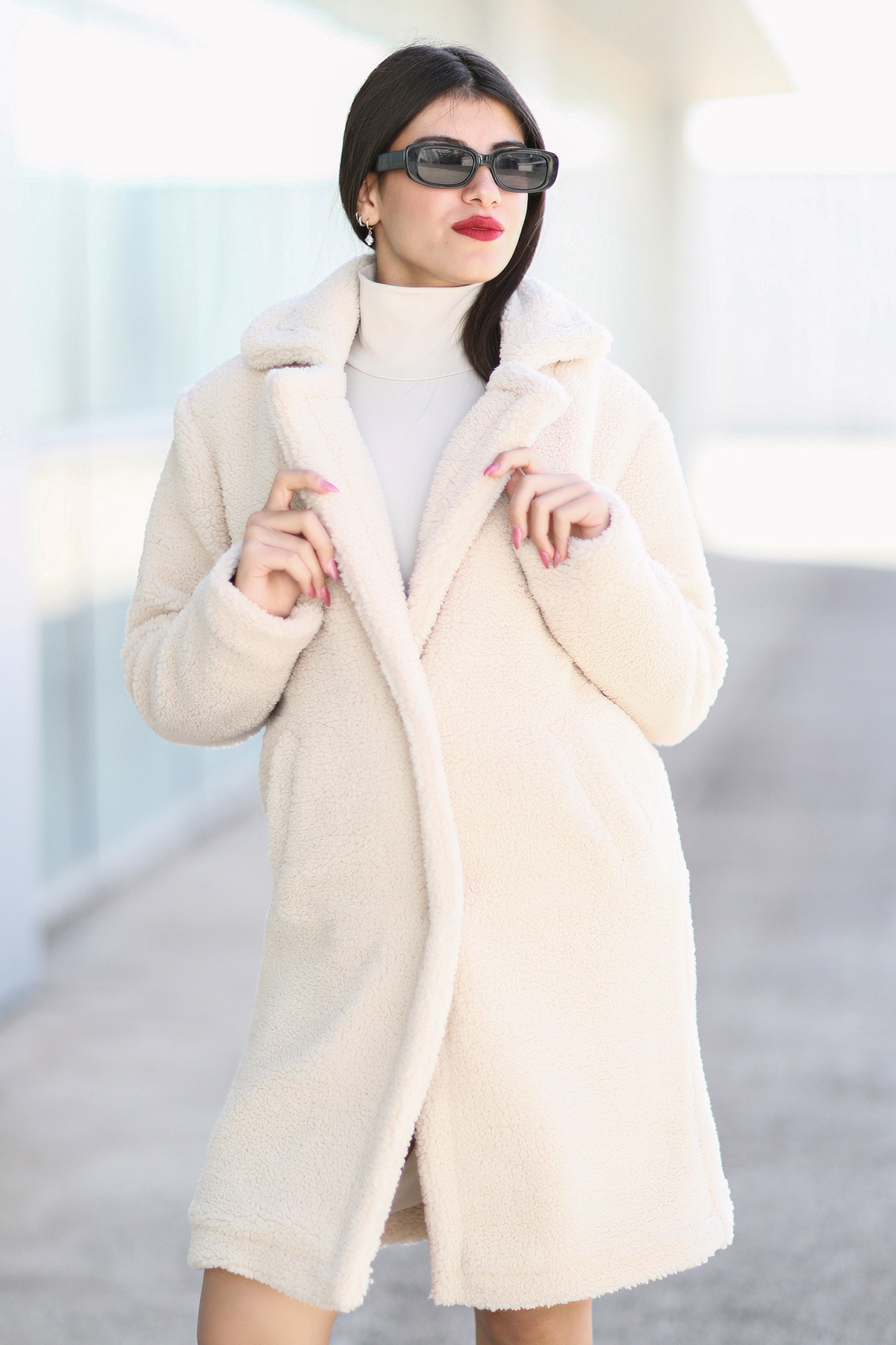 GİYSA  Kadın Taş İçi Astarlı Çift Cepli Çıtçıtlı Peluş Kaban - 2405 - Görsel 2