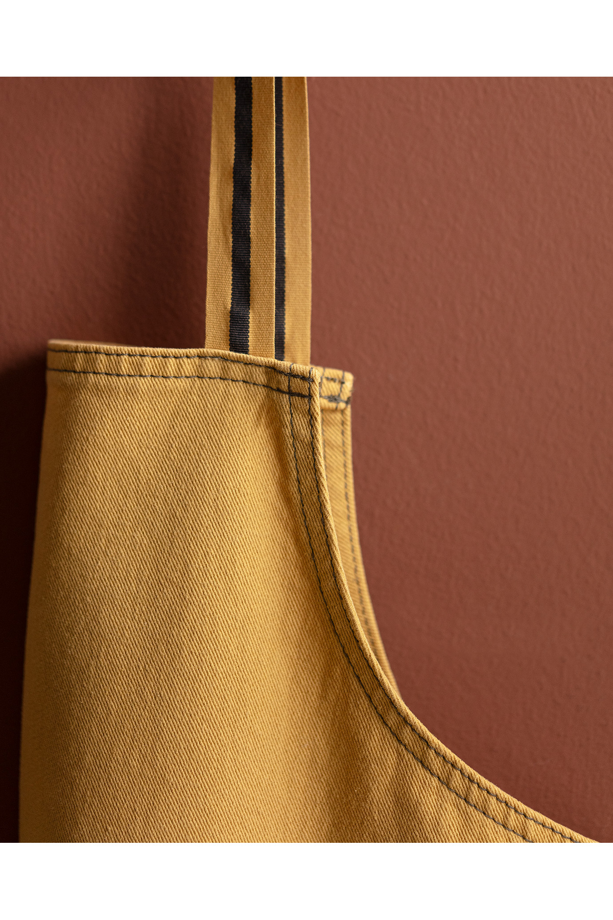 Madame Coco-Fiori Kitchen Apron - Stylish and Useful Design 2