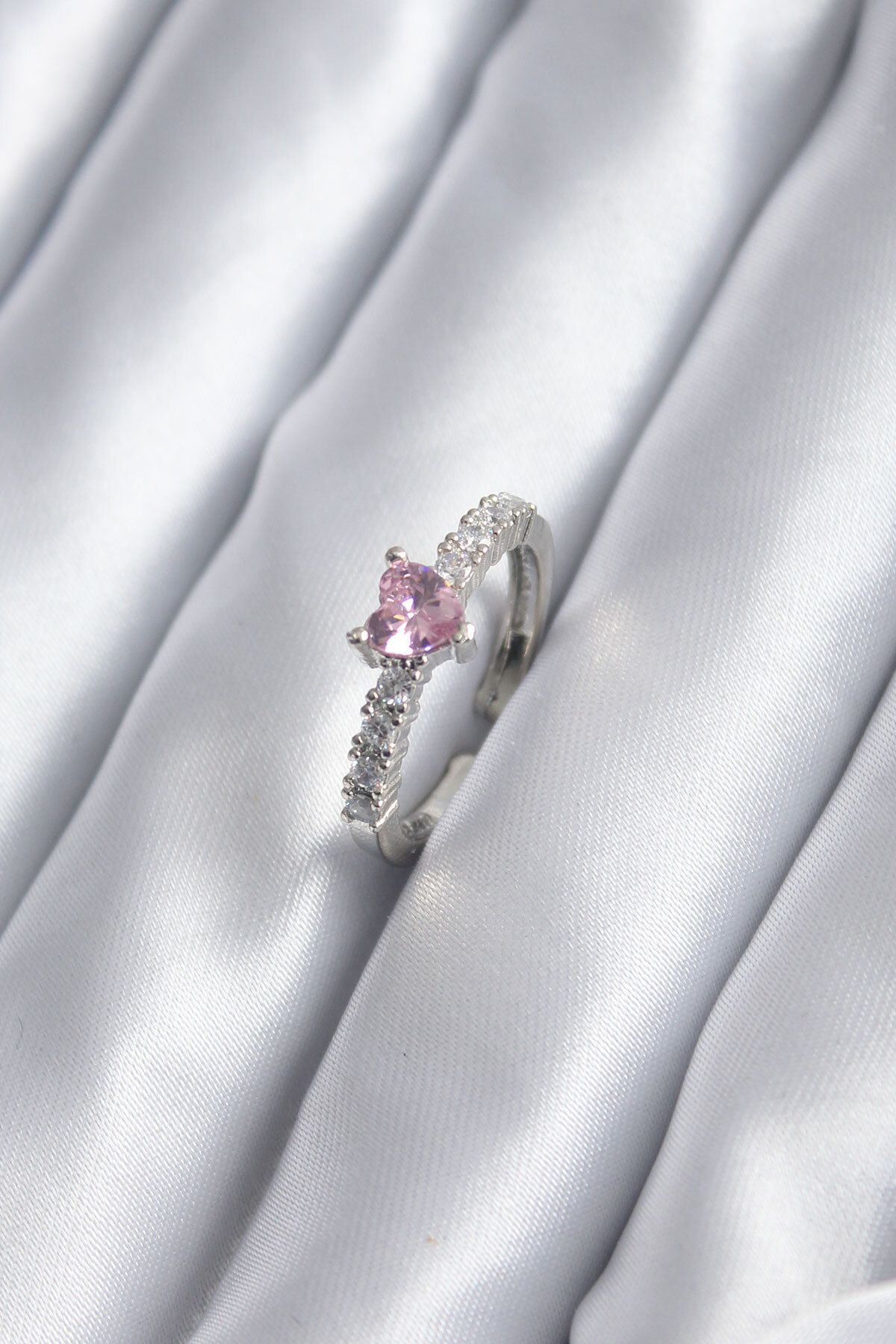 MAYAS Gümüş Renk Zirkon Taşlı Pembe Kristal Kalp Model Kadın Yüzük
