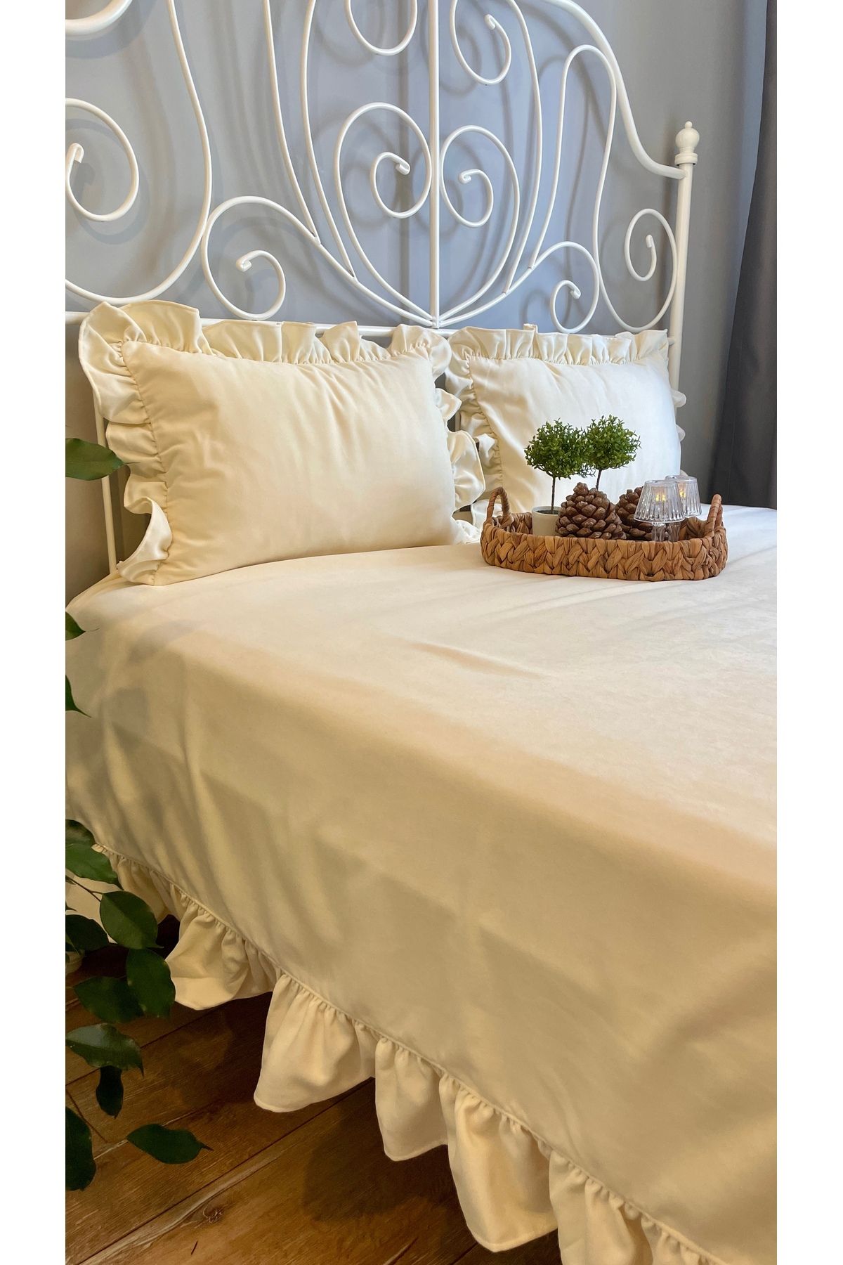 Decamor home-Ecru Ruffle Bedspread Double King Size Bedspread 6