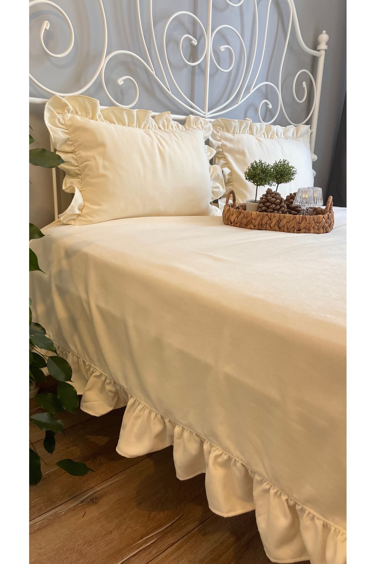 Decamor home-Ecru Ruffle Bedspread Double King Size Bedspread 5