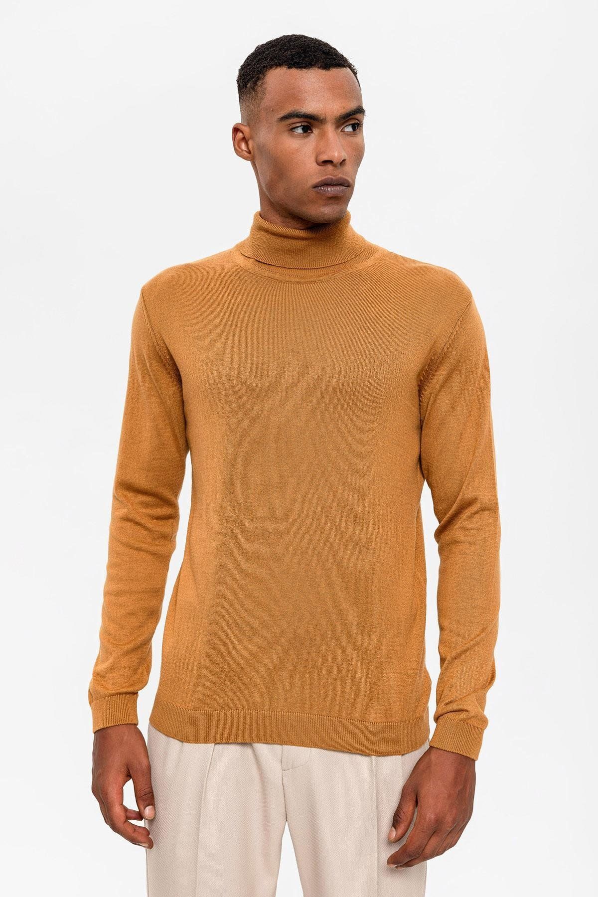 Antioch-Tobacco Full Throat Men's Knitwear 2