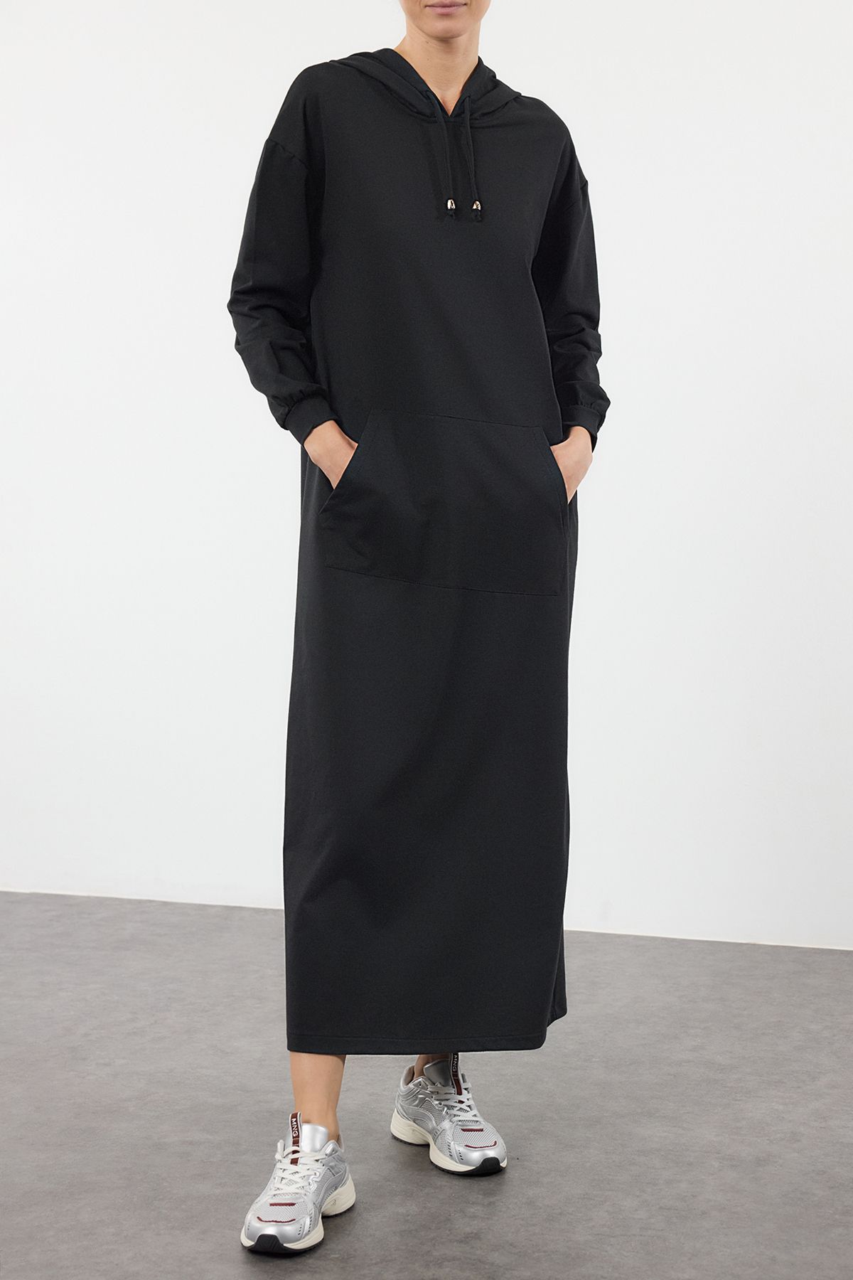 Edit by Trendyol Czarna Dzianinowa Sukienka Z Kapturem I Kieszeniami Tedaw25eb00008 Kobieta - L/XL