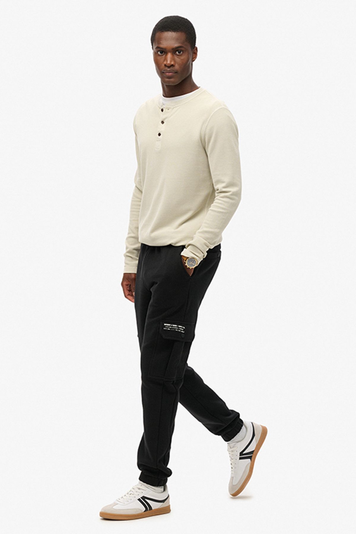 SUPERDRY-Utility Sport Jogger – bequemes und stilvolles Design 3