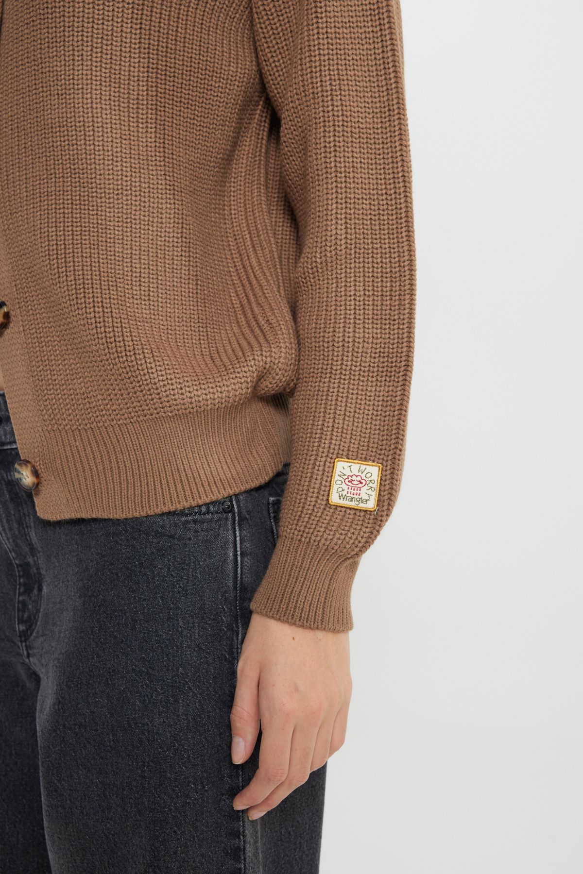 WRANGLER-Regular Fit Regular Cut Guziki Szczegółowy Młodzieżowy Uroczy Damski Sweter Kardigan Z Dzianiny Camel 8