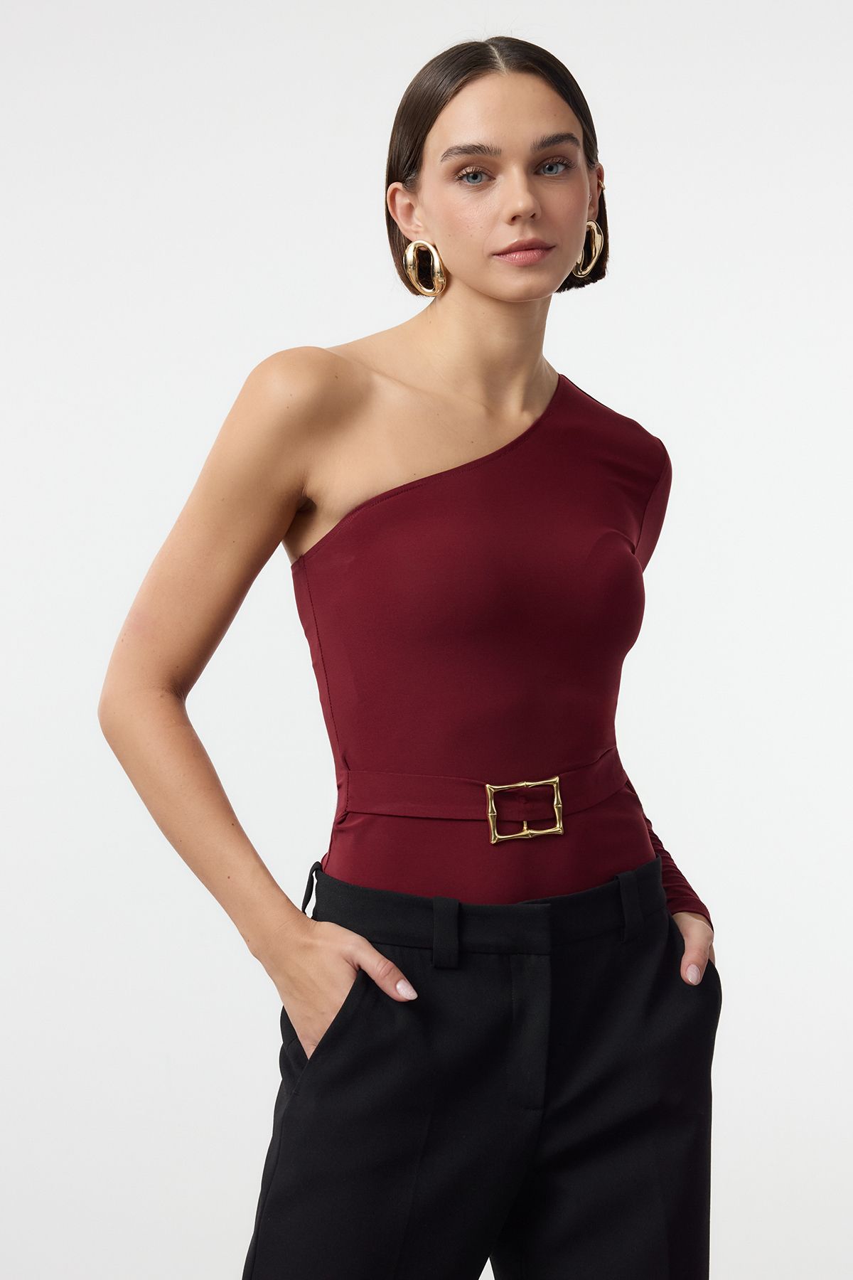 Trendyol Collection Elastyczne Dzianinowe Body - Jedno Ramię, Pasek W Kolorze Bordowo-czerwonym, Zapięcie Na Zatrzask Twoaw24bd00040 Kobieta - M