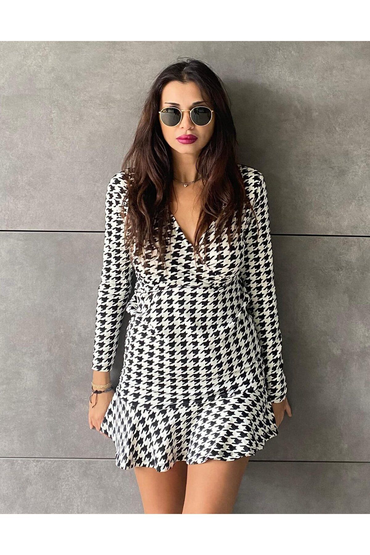 leyla sanat sanata yeni bir bakış açısı leyla sanat sanata yeni bir bakış açısı Kadın Uzun Kollu Kruvaze Yaka Kazayağı Mikro Mini Boy Elbise