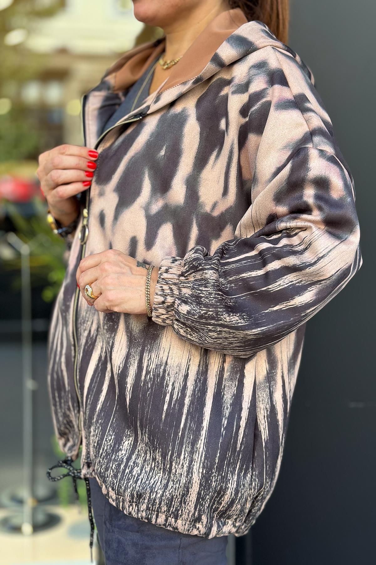 Modalook-Camel Colored Skull Patterned Hooded Chamois Jacket 6