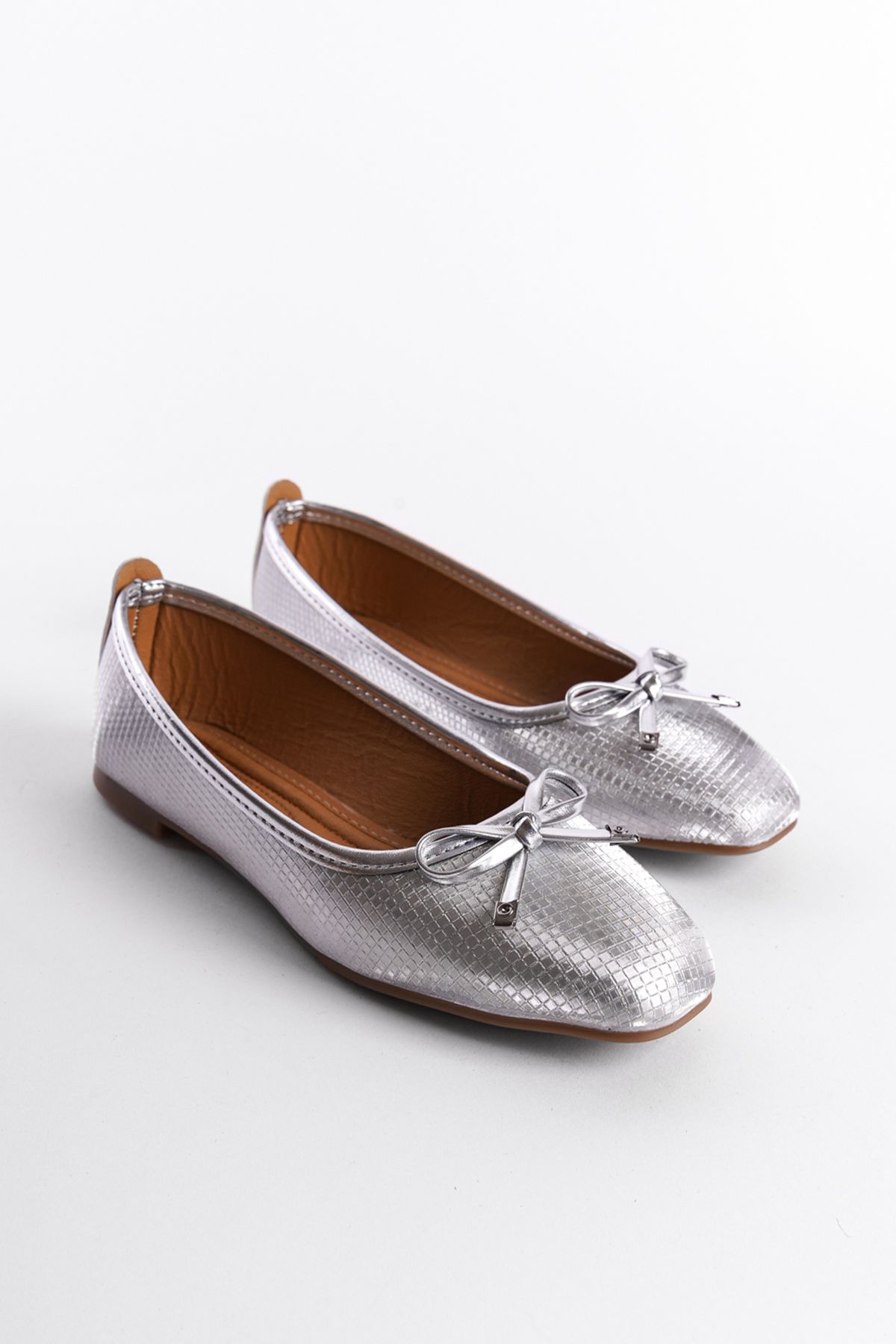 بابیت نقرهای زنانه Hana Trend Babet اورجینال Capone Outfitters