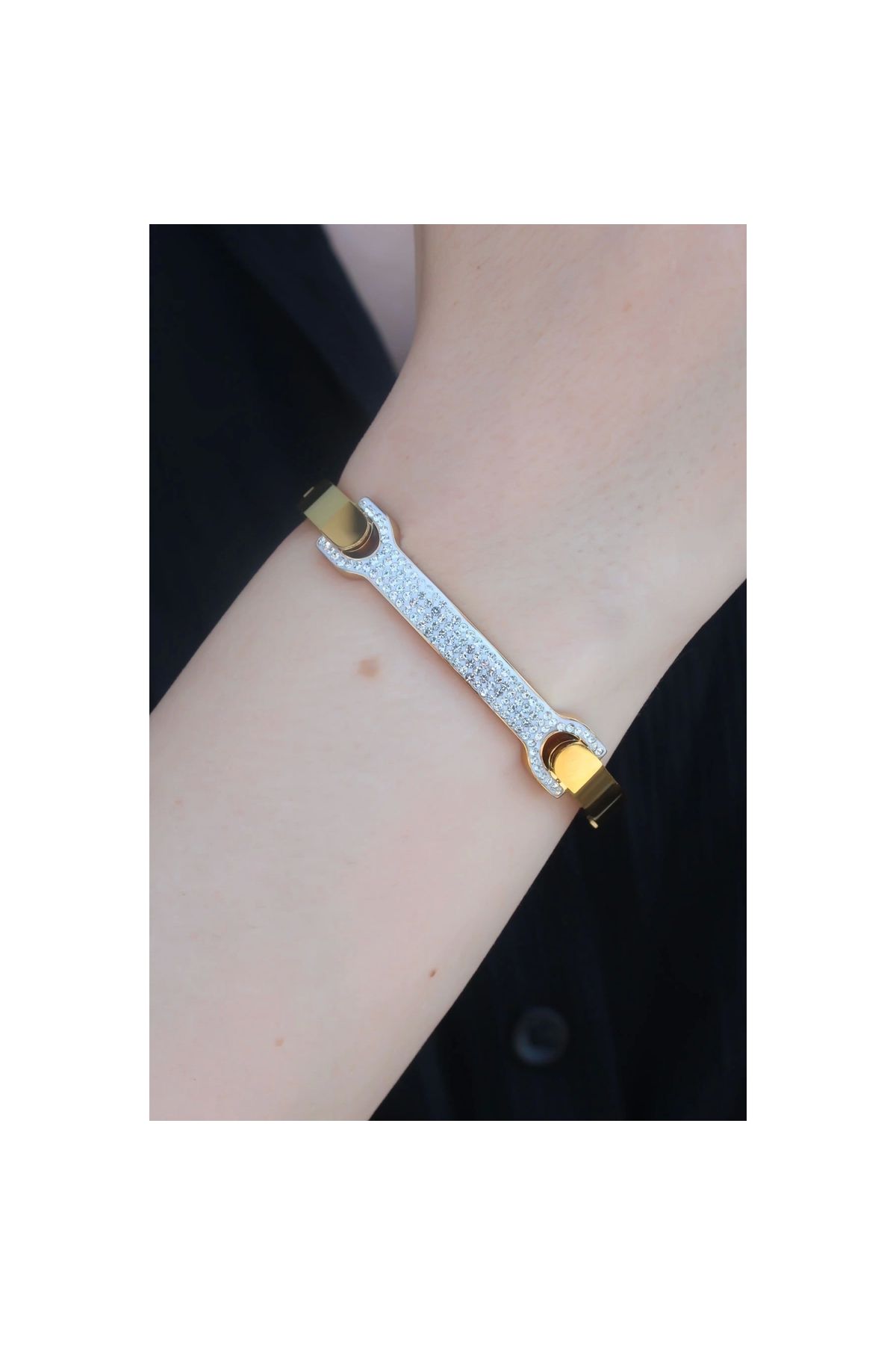 Narnuga 316L Çelik Gold Renk Zirkon Taşlı Kadın Kelepçe - TJ-BB5285