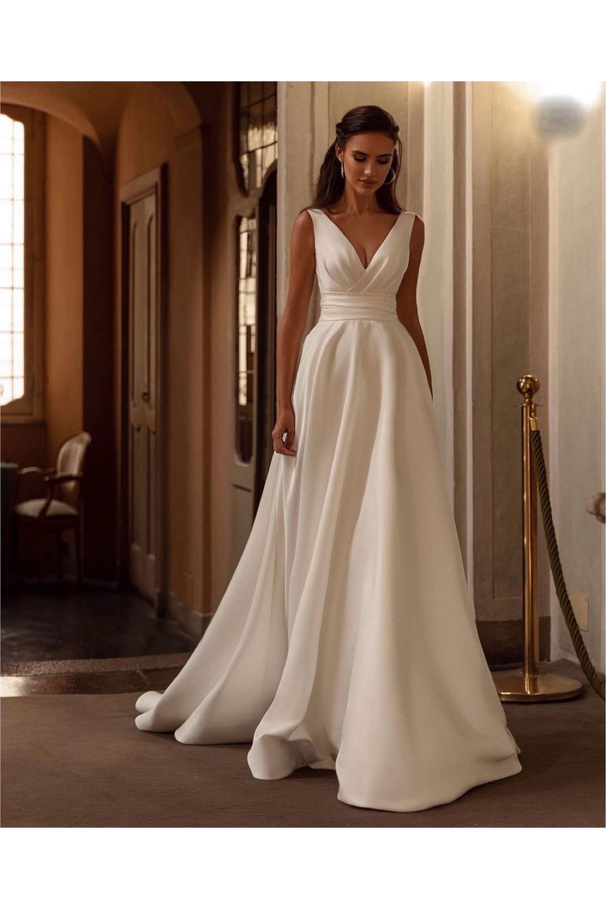 robe de mariée élégante en satin