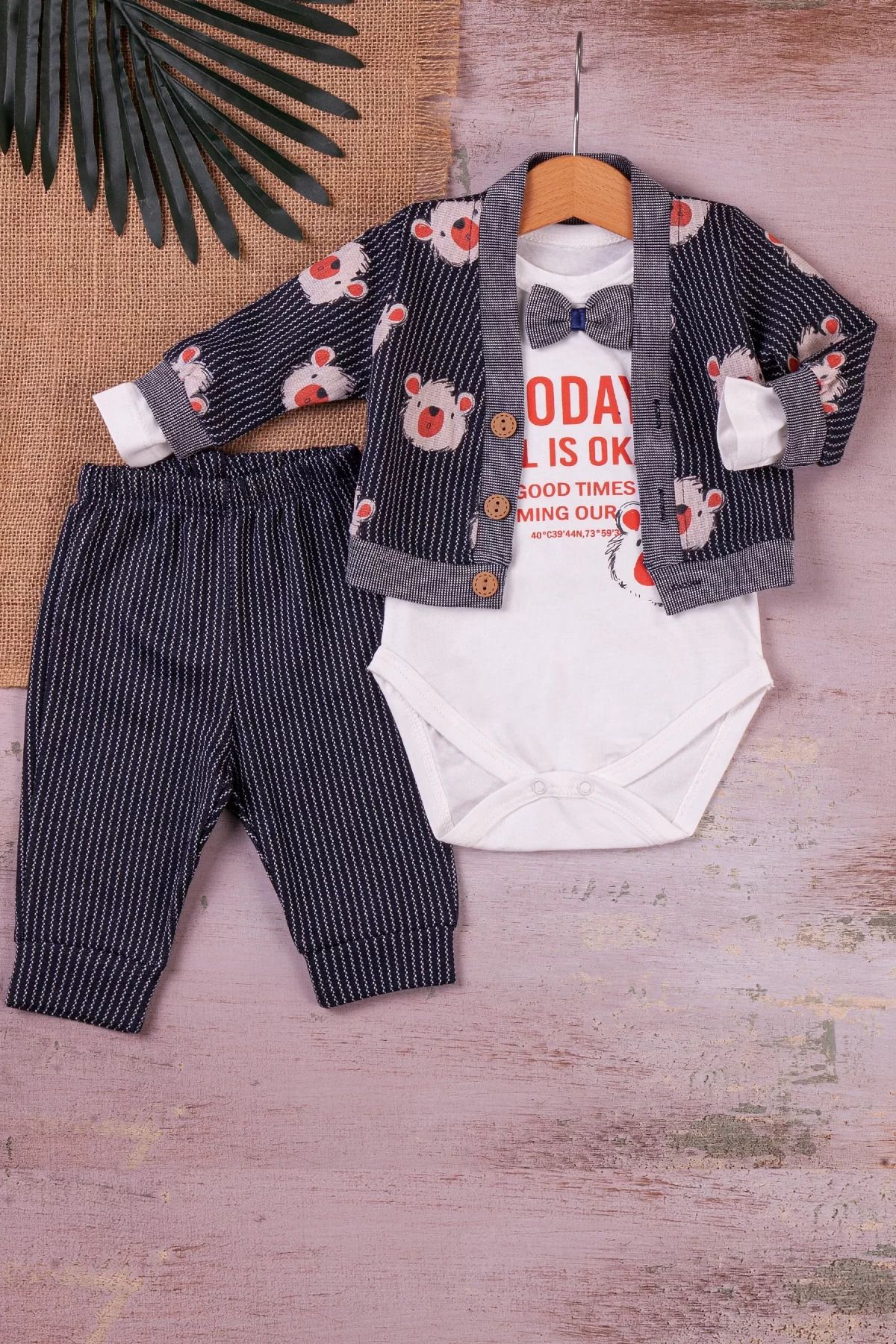 dalinda Papyonlu Bear Çizgili Model Ceketli 3'lü Erkek Bebek Takımı